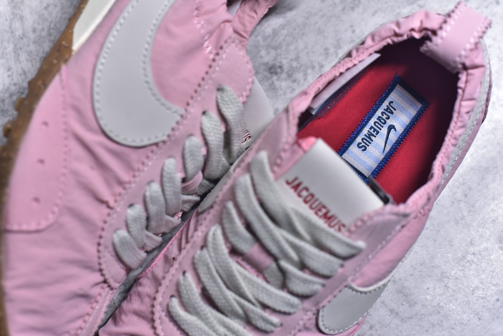 图片[9]-#NIKE W JACQUEMUS MOON SHOE SP 耐克 柔软舒适防滑耐磨 低帮休闲板鞋 欧美‍走秀‍‍款英伦复古 翘式鞋头设计 响应灵活 采用经典鞋型 融入全新细节点缀 整体简约且富有质感 鞋底耐磨材质搭配丰富的防滑底纹设计可平稳抓地 不易打滑 尺码：36-47.5（半）-选品中心