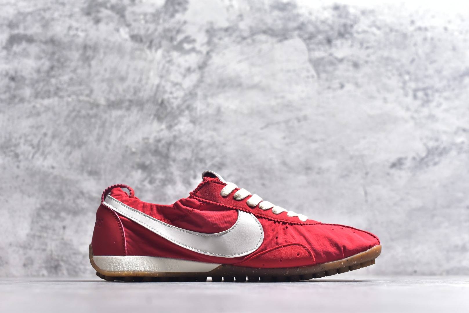 图片[3]-#NIKE W JACQUEMUS MOON SHOE SP 耐克 柔软舒适防滑耐磨 低帮休闲板鞋 欧美‍走秀‍‍款英伦复古 翘式鞋头设计 响应灵活 采用经典鞋型 融入全新细节点缀 整体简约且富有质感 鞋底耐磨材质搭配丰富的防滑底纹设计可平稳抓地 不易打滑 尺码：36-47.5（半）-选品中心