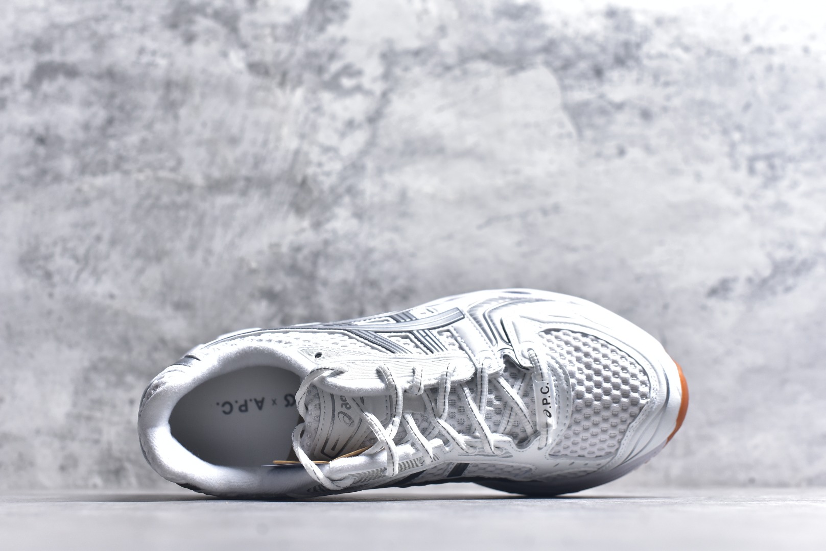 图片[4]-#Asics Gel-Kayano K14 亚瑟士系列复古舒适织物合成革减震防滑耐磨低帮休闲跑步鞋 市场顶级版本 原装纸板楦头开发 独家私模五层组合大底 原厂定制缓震硅胶加持 原盒原配 官方四联吊牌 一比一同步原鞋工艺和用料 鞋面原厂“三明治”多层网布 区别其他同价版本 鞋垫采用原厂OrthoLite欧索莱材质 非普通海玻璃鞋垫 后跟一样采用了GEL缓震胶 整体系列设计非常的科技感 锻炼跑步的同时让你一样时尚百搭 尺码：36 37 37.5 38 39 39.5 40 40.5 41.5 42 42.5 43.5 44 44.5 45 46-选品中心