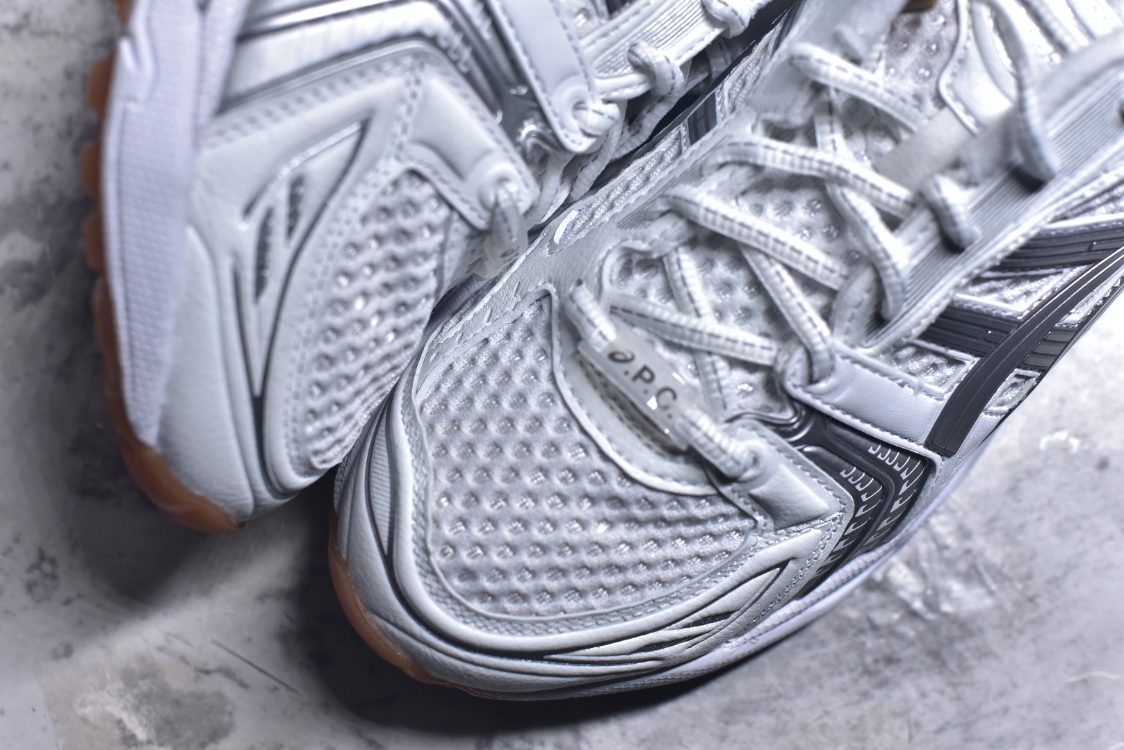 图片[8]-#Asics Gel-Kayano K14 亚瑟士系列复古舒适织物合成革减震防滑耐磨低帮休闲跑步鞋 市场顶级版本 原装纸板楦头开发 独家私模五层组合大底 原厂定制缓震硅胶加持 原盒原配 官方四联吊牌 一比一同步原鞋工艺和用料 鞋面原厂“三明治”多层网布 区别其他同价版本 鞋垫采用原厂OrthoLite欧索莱材质 非普通海玻璃鞋垫 后跟一样采用了GEL缓震胶 整体系列设计非常的科技感 锻炼跑步的同时让你一样时尚百搭 尺码：36 37 37.5 38 39 39.5 40 40.5 41.5 42 42.5 43.5 44 44.5 45 46-选品中心