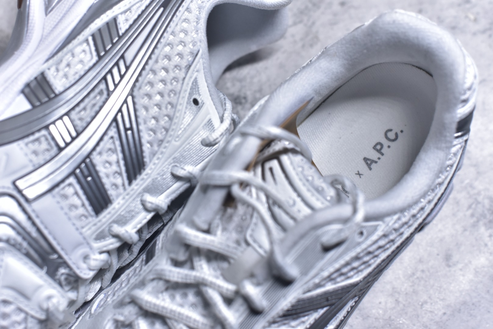 图片[9]-#Asics Gel-Kayano K14 亚瑟士系列复古舒适织物合成革减震防滑耐磨低帮休闲跑步鞋 市场顶级版本 原装纸板楦头开发 独家私模五层组合大底 原厂定制缓震硅胶加持 原盒原配 官方四联吊牌 一比一同步原鞋工艺和用料 鞋面原厂“三明治”多层网布 区别其他同价版本 鞋垫采用原厂OrthoLite欧索莱材质 非普通海玻璃鞋垫 后跟一样采用了GEL缓震胶 整体系列设计非常的科技感 锻炼跑步的同时让你一样时尚百搭 尺码：36 37 37.5 38 39 39.5 40 40.5 41.5 42 42.5 43.5 44 44.5 45 46-选品中心