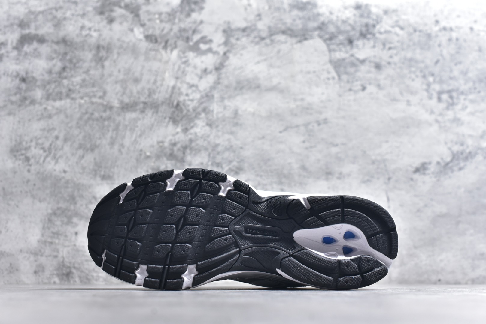 图片[6]-#新百伦 New Balance 530 复古跑鞋 小红书爆款 官网售罄这双鞋确实是NB家经典复古款式之一，以全新科技诠释，成功打造530鞋款，鞋面在保持530基本线条和片层结构的同时，采用更为简洁、流畅的设计语言官方 货号： MR530SNC 尺码：36-45-选品中心