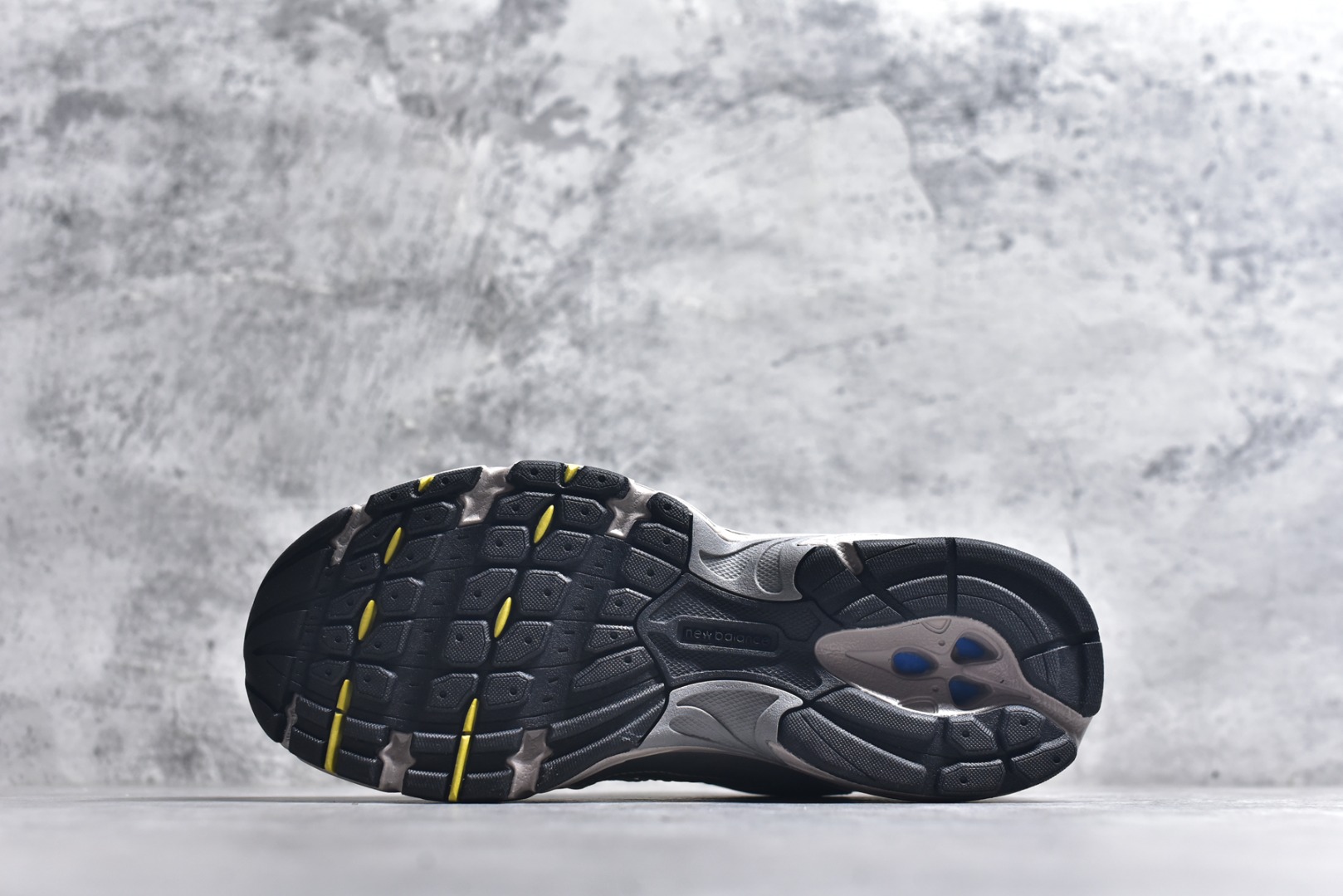 图片[6]-#新百伦 New Balance 530 复古跑鞋 小红书爆款 官网售罄这双鞋确实是NB家经典复古款式之一，以全新科技诠释，成功打造530鞋款，鞋面在保持530基本线条和片层结构的同时，采用更为简洁、流畅的设计语言官方 货号： MR530SNC 尺码：36-45-选品中心