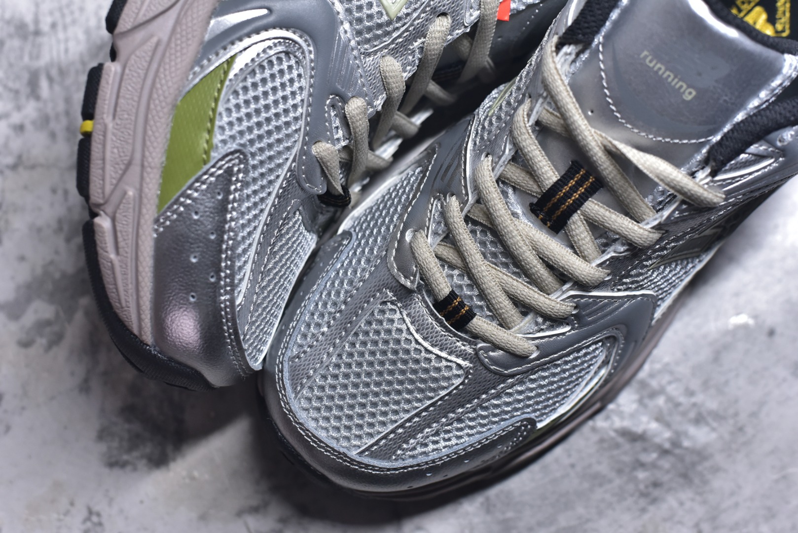 图片[8]-#新百伦 New Balance 530 复古跑鞋 小红书爆款 官网售罄这双鞋确实是NB家经典复古款式之一，以全新科技诠释，成功打造530鞋款，鞋面在保持530基本线条和片层结构的同时，采用更为简洁、流畅的设计语言官方 货号： MR530SNC 尺码：36-45-选品中心