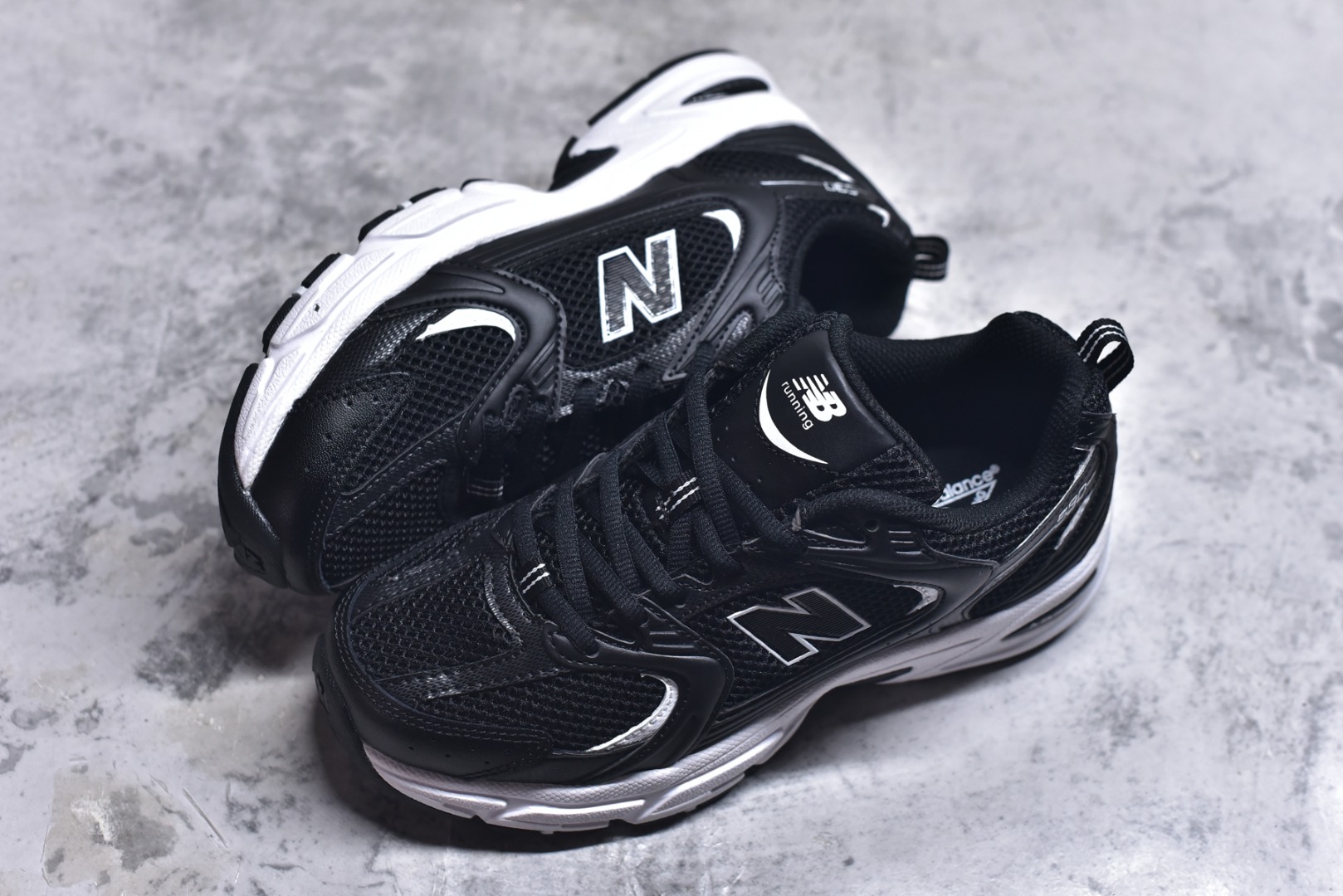 图片[7]-#新百伦 New Balance 530 复古跑鞋 小红书爆款 官网售罄这双鞋确实是NB家经典复古款式之一，以全新科技诠释，成功打造530鞋款，鞋面在保持530基本线条和片层结构的同时，采用更为简洁、流畅的设计语言官方 货号： MR530SNC 尺码：36-45-选品中心