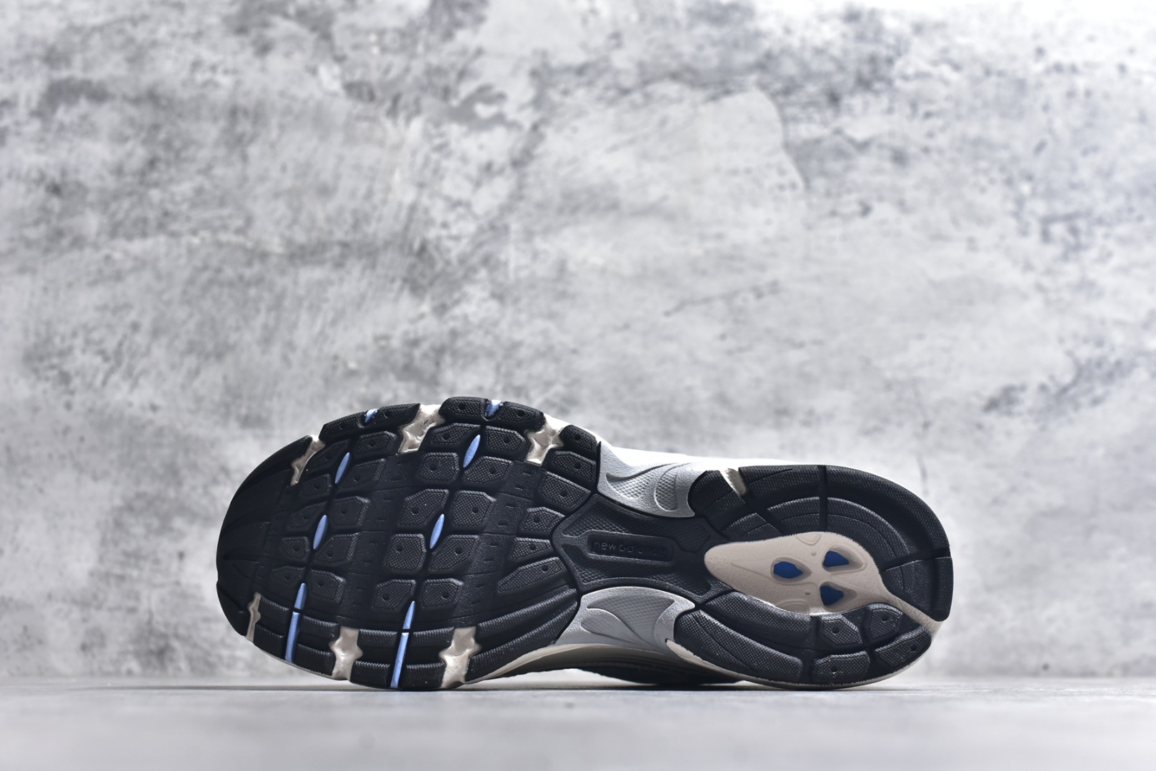 图片[6]-#新百伦 New Balance 530 复古跑鞋 小红书爆款 官网售罄这双鞋确实是NB家经典复古款式之一，以全新科技诠释，成功打造530鞋款，鞋面在保持530基本线条和片层结构的同时，采用更为简洁、流畅的设计语言官方 货号： MR530SNC 尺码：36-45-选品中心