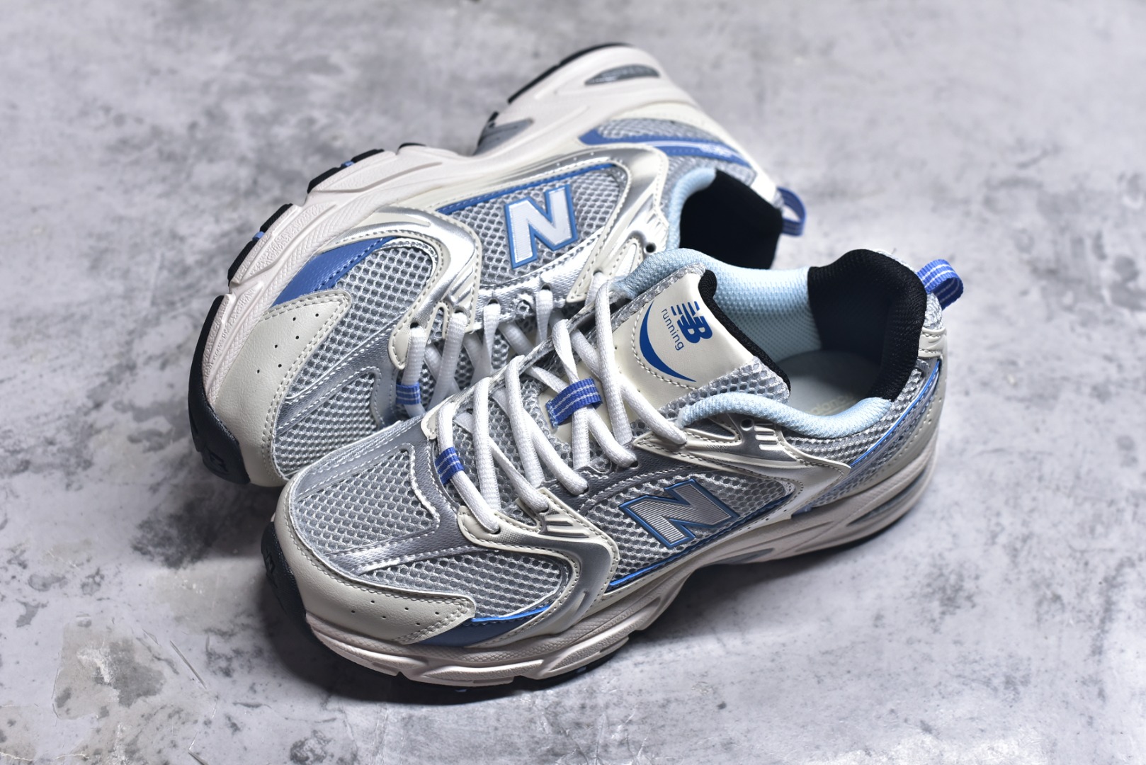 图片[7]-#新百伦 New Balance 530 复古跑鞋 小红书爆款 官网售罄这双鞋确实是NB家经典复古款式之一，以全新科技诠释，成功打造530鞋款，鞋面在保持530基本线条和片层结构的同时，采用更为简洁、流畅的设计语言官方 货号： MR530SNC 尺码：36-45-选品中心