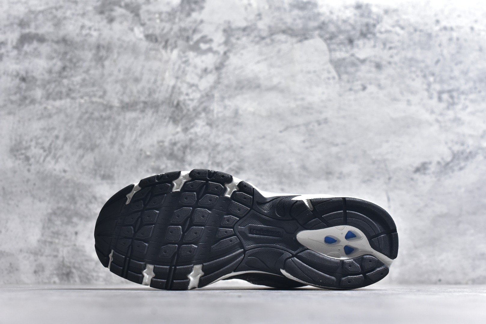 图片[6]-#新百伦 New Balance 530 复古跑鞋 小红书爆款 官网售罄这双鞋确实是NB家经典复古款式之一，以全新科技诠释，成功打造530鞋款，鞋面在保持530基本线条和片层结构的同时，采用更为简洁、流畅的设计语言官方 货号： MR530SNC 尺码：36-45-选品中心