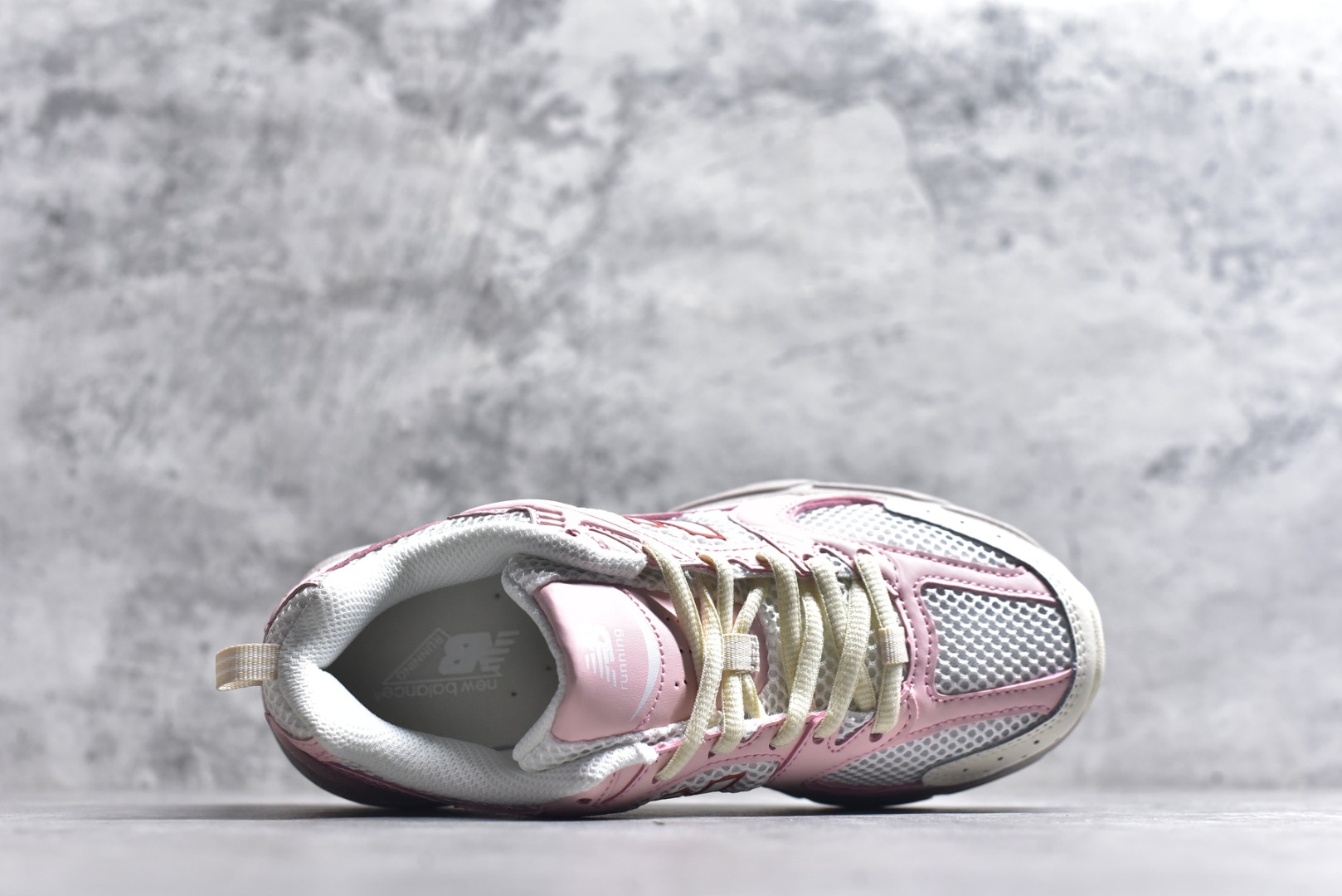 图片[4]-#新百伦 New Balance 530 复古跑鞋 小红书爆款 官网售罄这双鞋确实是NB家经典复古款式之一，以全新科技诠释，成功打造530鞋款，鞋面在保持530基本线条和片层结构的同时，采用更为简洁、流畅的设计语言官方 货号： MR530SNC 尺码：36-45-选品中心