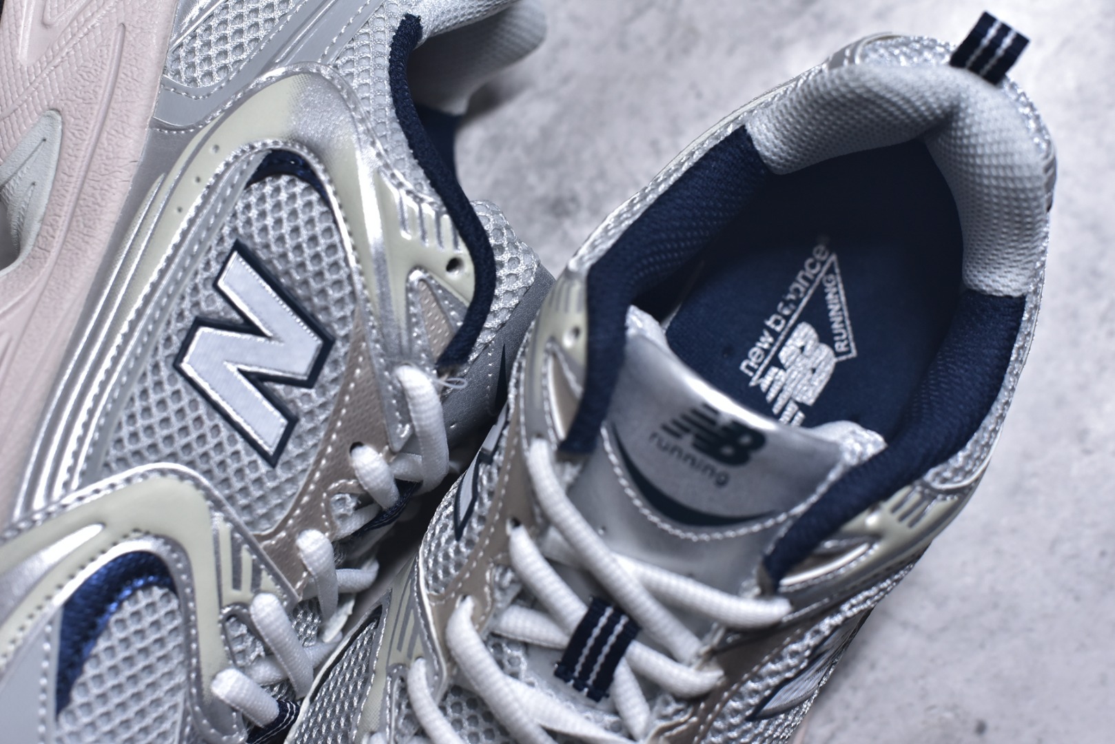 图片[9]-#新百伦 New Balance 530 复古跑鞋 小红书爆款 官网售罄这双鞋确实是NB家经典复古款式之一，以全新科技诠释，成功打造530鞋款，鞋面在保持530基本线条和片层结构的同时，采用更为简洁、流畅的设计语言官方 货号： MR530SNC 尺码：36-45-选品中心