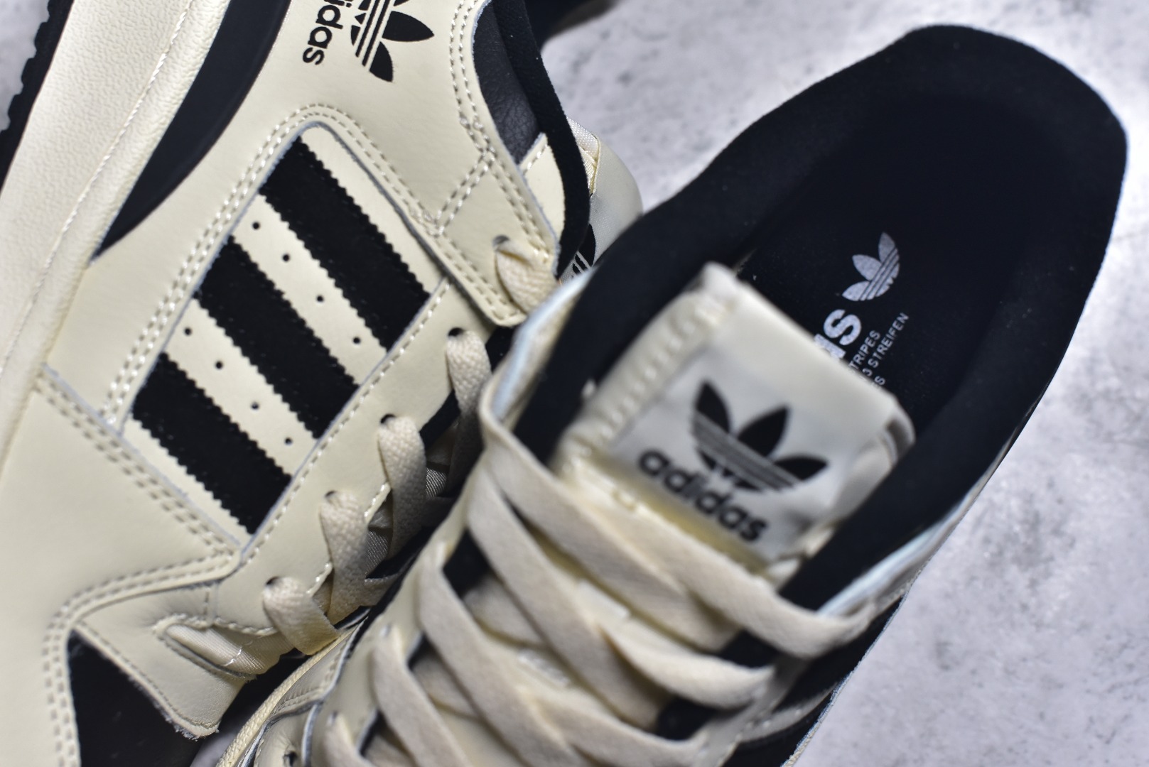 图片[9]-#C版纯原 AD Forum 84 Low OG 低帮百搭潮流休闲运动板鞋 ID0989 以复古篮球鞋的外形为基础 采用皮革拼接 简约百搭 更加贴合舒适 中底内侧网格造型起到点睛之笔 外底橡胶 更显复古 尺码：36 36.5 37.5 38 38.5 39 40 40.5 41 42 42.5 43 44 44.5 45-选品中心