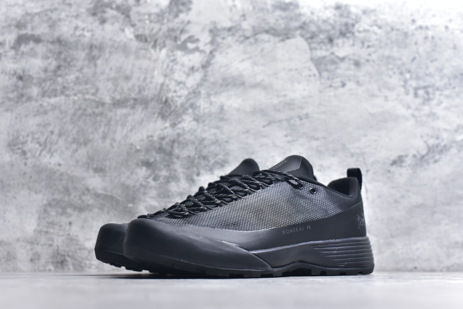 图片[2]-#Arcteryx始祖鸟 Konseal FL 2M 轻量 网布防滑轻便耐磨 低帮户外运动跑步鞋 外观看似朴实 却散发着一股高贵气息 虽然是标榜越野鞋 但其实越野跑与登山乃一体两面的运动 皆在相同的山林场域之中进行 包含轻量化鞋身 MegaGrip大底 OrthoLite 3D鞋垫 EVA弹性混合中底等等 以及这次所使用的最新防水透气科技 抓地力优良的VibramMegaGrip 鞋带收纳设计 避免鞋带勾到绊倒 全脚掌舒适稳定 EVA弹性混合中底 OrthoLite 3D鞋垫 前脚掌TPU支撑片 尺码：39 40 41 42 43 44 45-选品中心