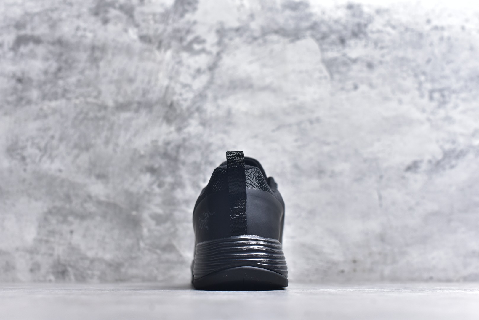 图片[5]-#Arcteryx始祖鸟 Konseal FL 2M 轻量 网布防滑轻便耐磨 低帮户外运动跑步鞋 外观看似朴实 却散发着一股高贵气息 虽然是标榜越野鞋 但其实越野跑与登山乃一体两面的运动 皆在相同的山林场域之中进行 包含轻量化鞋身 MegaGrip大底 OrthoLite 3D鞋垫 EVA弹性混合中底等等 以及这次所使用的最新防水透气科技 抓地力优良的VibramMegaGrip 鞋带收纳设计 避免鞋带勾到绊倒 全脚掌舒适稳定 EVA弹性混合中底 OrthoLite 3D鞋垫 前脚掌TPU支撑片 尺码：39 40 41 42 43 44 45-选品中心