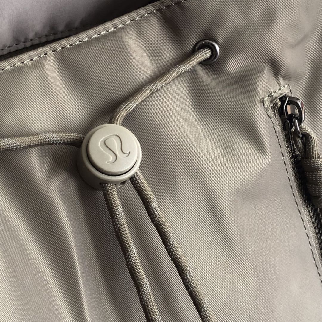 军绿色】lululemon Drawstring 最新款水桶背包 4