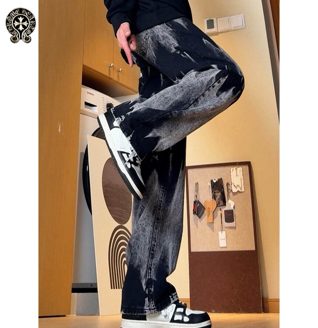 ❇️ 上新 !! 💰 145 !!!
🌈 克罗心Chrome Hearts 美式高街重工扎染时尚潮流牛仔裤 男女潮货
设计灵感源于哥特泰银式的设计风格 融合摇滚朋克 街头嘻哈等低调的奢华风∽
采用国际进口优质牛仔面料 百洗不裂 不变形 耐磨性高 色牢度牢等特点 穿着舒适 透气 有坠感 ∽
宽松版型 前幅缀以品牌的招牌星标图案logo采用立体拼贴刺绣工艺 全身专机走线紧密平顺 堪称绝对的重工之作 挑战古板的传统服装 有了一个更自然 放松 更时髦 个性的新选择 ∽
Colour:黑色
Size: M - L - XL - 2XL - 3XL