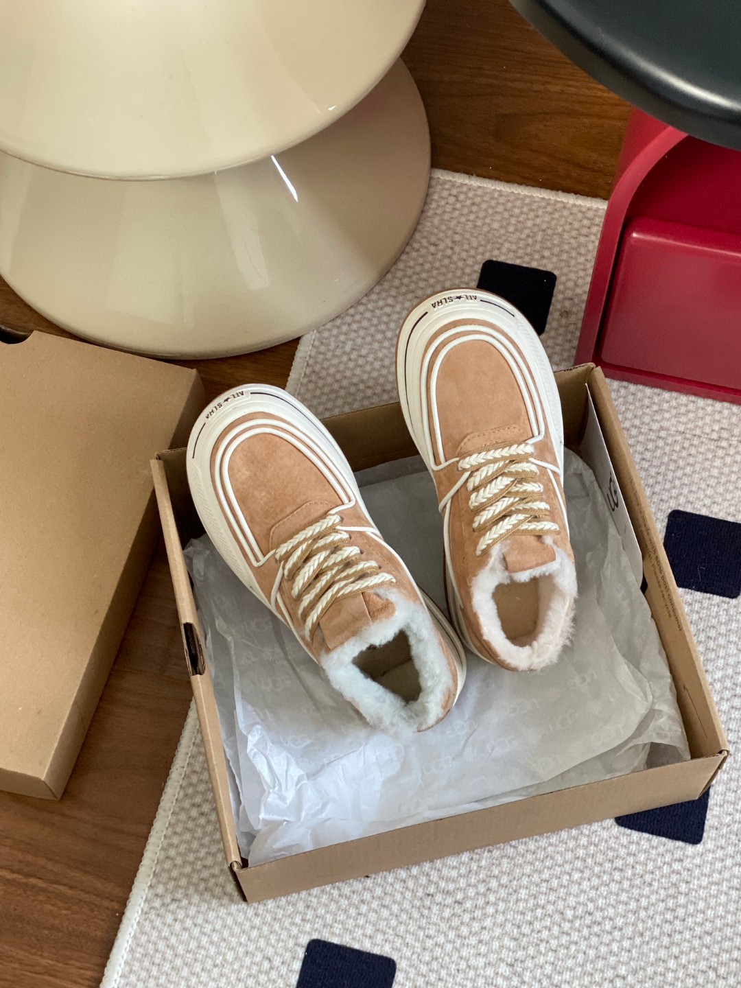 双11预热特惠🔥CX专供 独家纯原 【UGG】原×× 麻绳小跑 UGG新款麻绳小跑系带女鞋. 鞋面A级猪八革 澳洲进口羊毛内里 防滑大底 一款轻盈时尚百搭的鞋子 三色:白色.栗色 黑色.秋冬搭配不臃肿