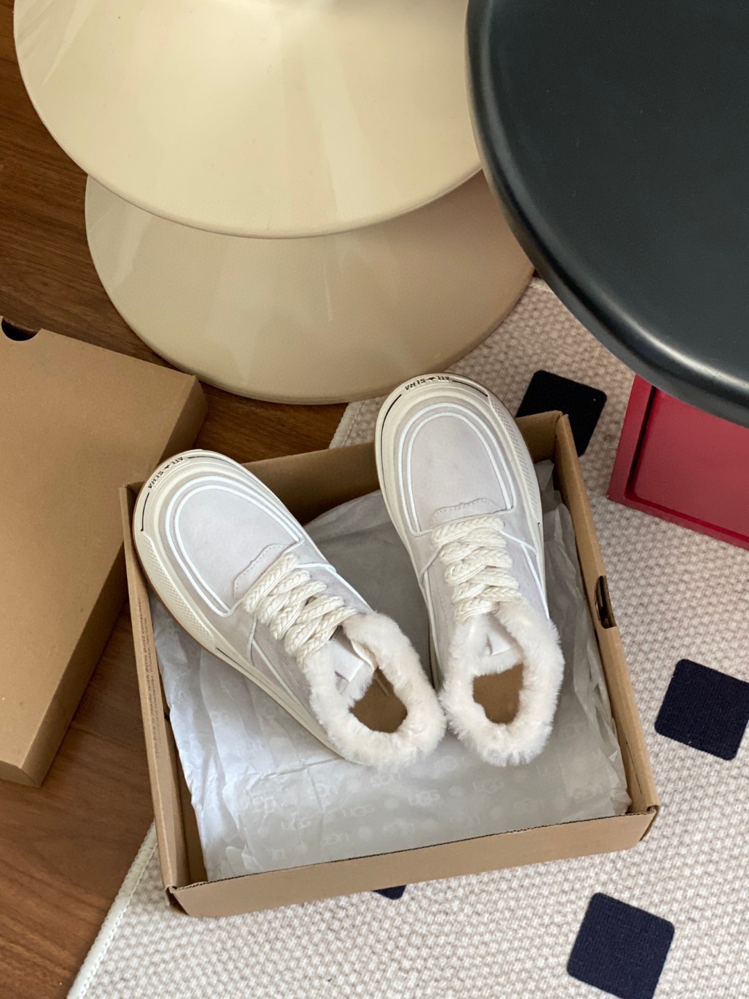 双11预热特惠🔥CX专供 独家纯原 【UGG】原×× 麻绳小跑 UGG新款麻绳小跑系带女鞋. 鞋面A级猪八革 澳洲进口羊毛内里 防滑大底 一款轻盈时尚百搭的鞋子 三色:白色.栗色 黑色.秋冬搭配不臃肿
