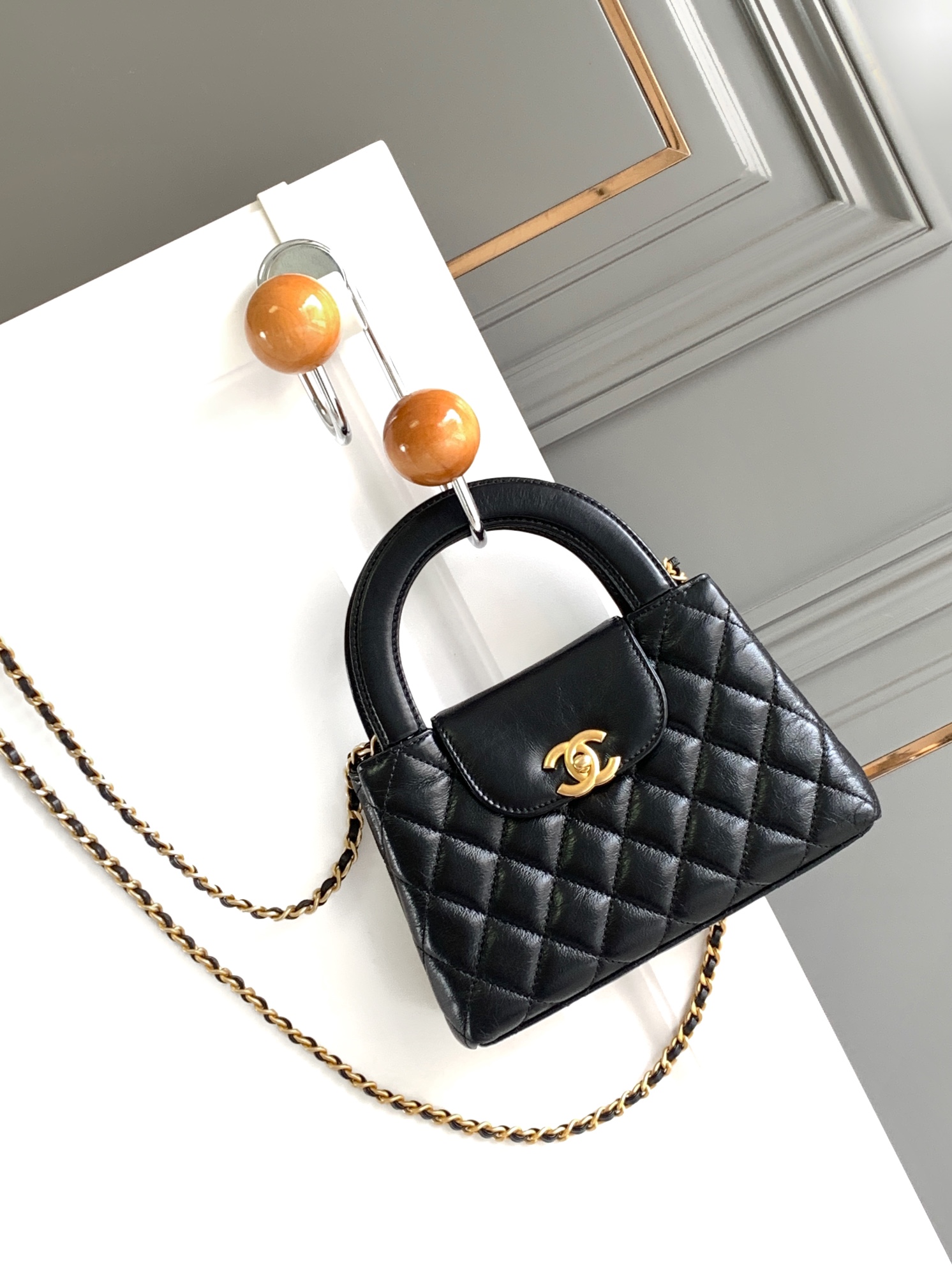 [Chanel Women