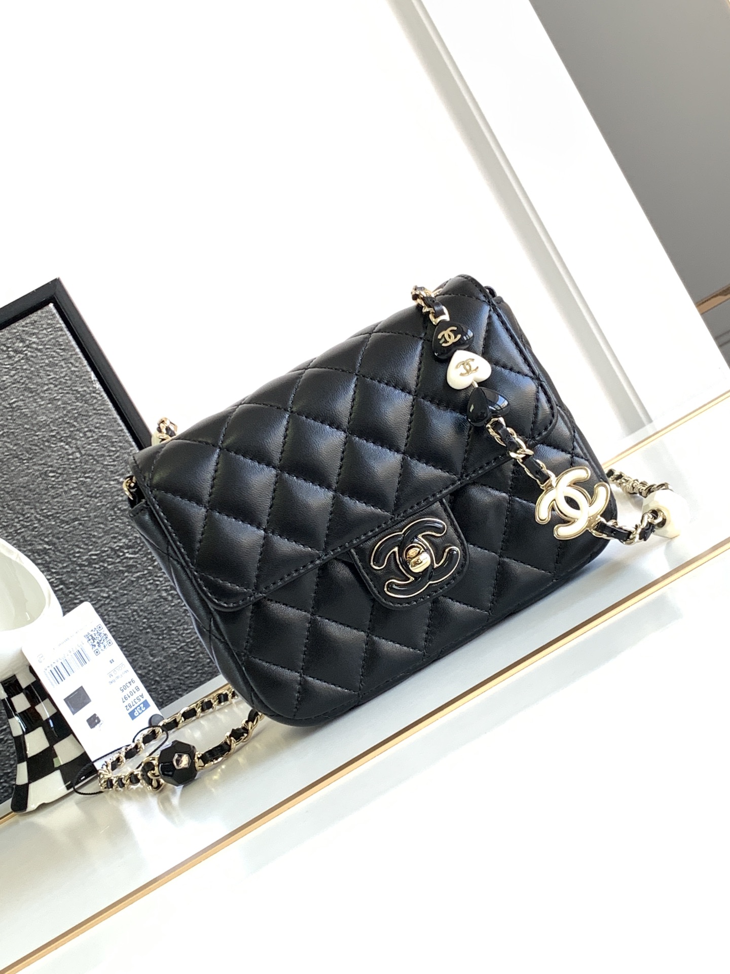 Chanel Crossbody & Shoulder Bags Black Pink Red