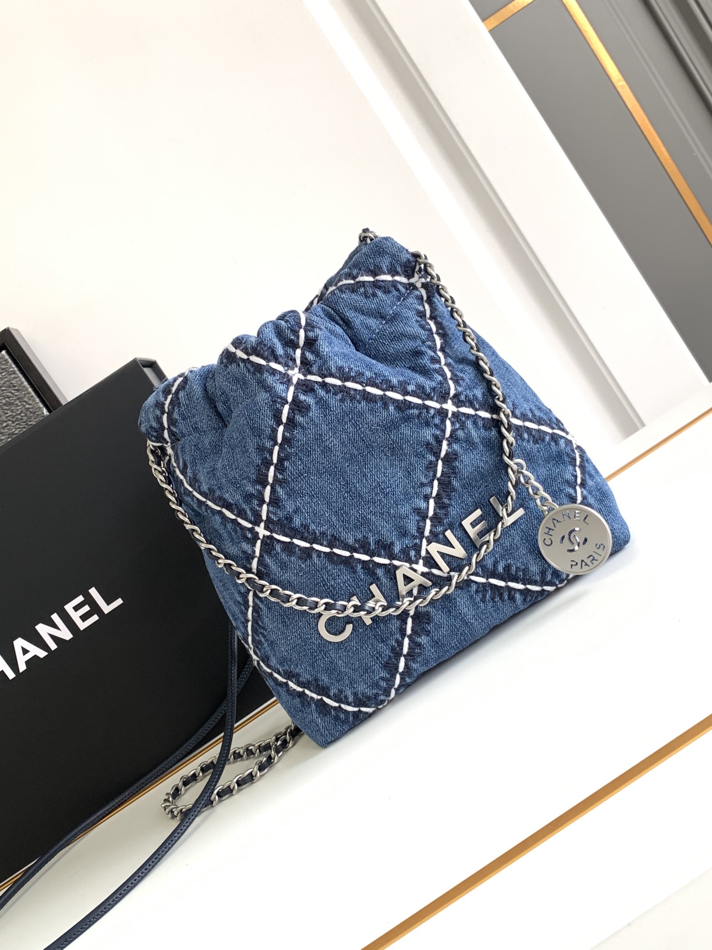 Chanel Bolsos cruzados y bandoleras Azul oscuro Algodón bruto azul Mini