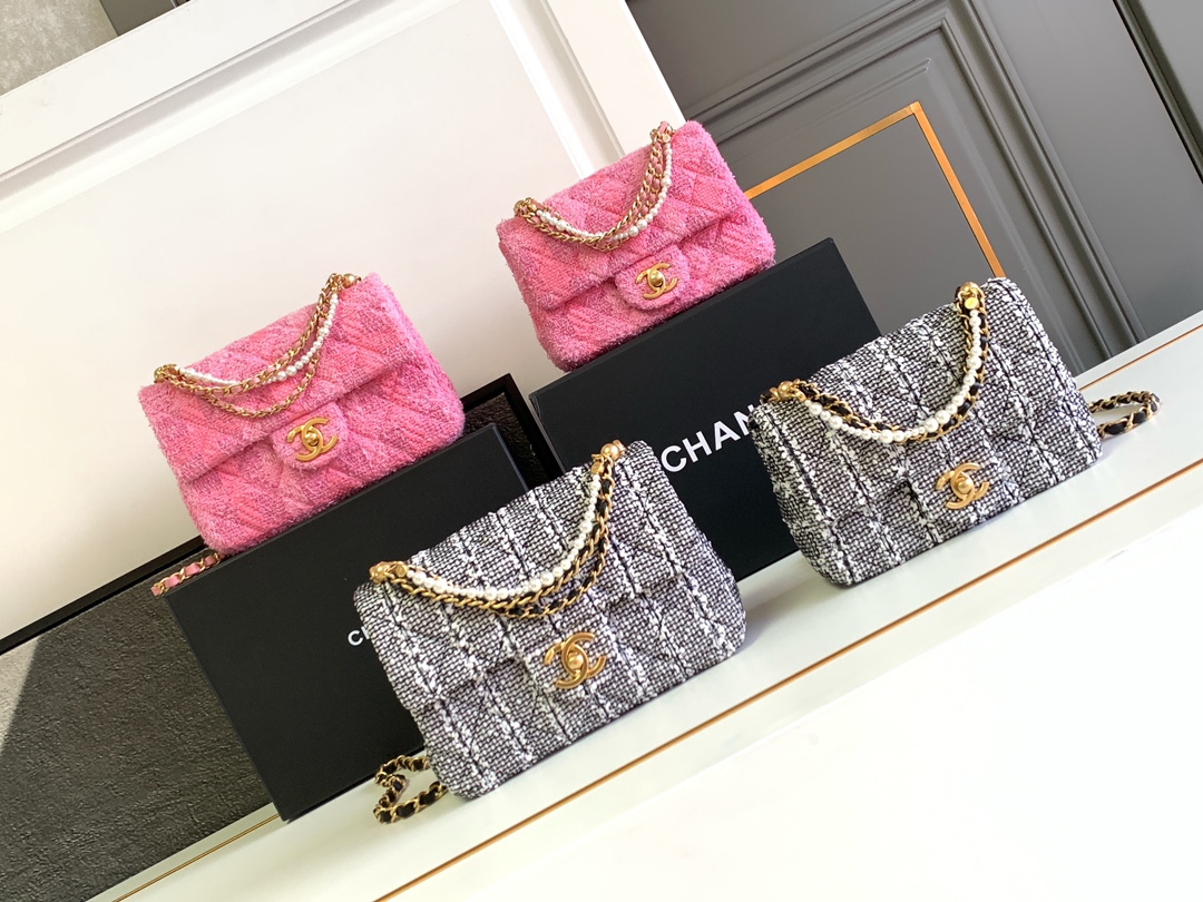 Chanel Bolsos cruzados y bandoleras Negro Rosa Blanco