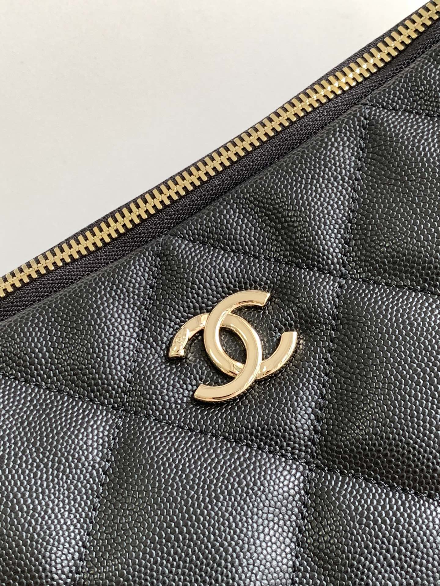CHANEL 24P Maxi Hobo Bag - Bag 5