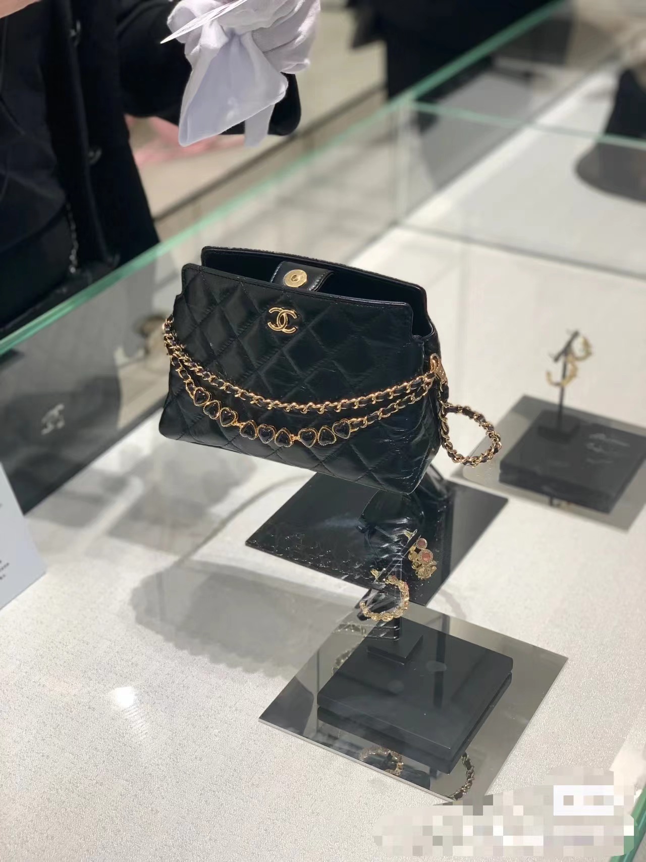 珐琅扣❤️‍🔥❤️‍🔥hanel24p新品包包👛觉得好看,上身发现特别好看 4