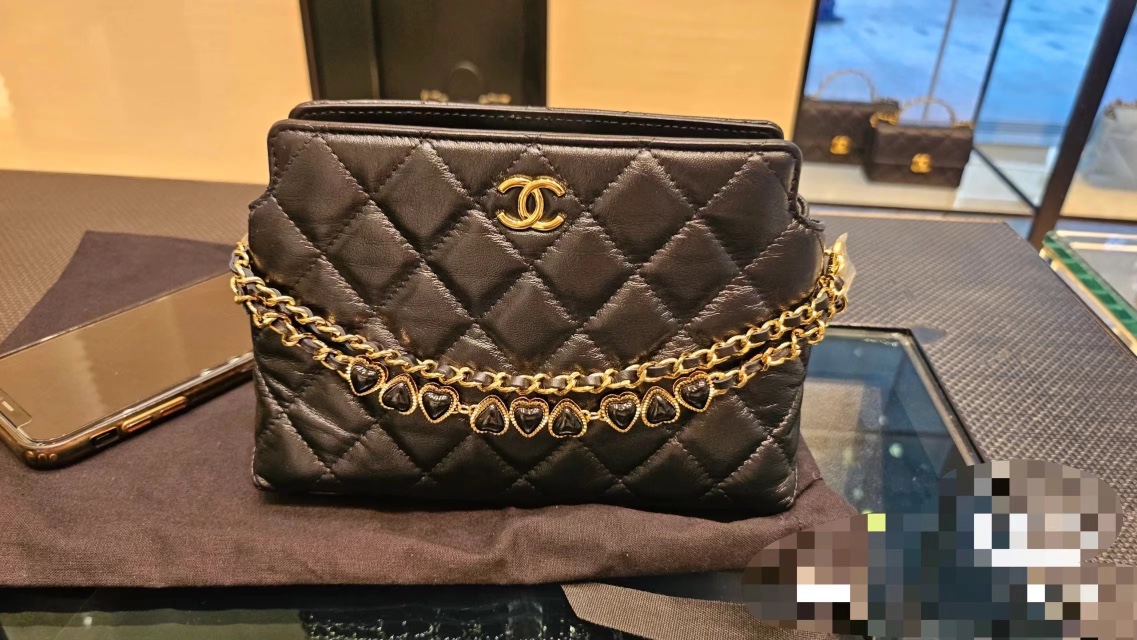 珐琅扣❤️‍🔥❤️‍🔥hanel24p新品包包👛觉得好看,上身发现特别好看 7