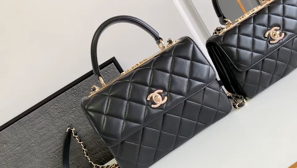 Video real de la H grande 🚩🚩🚩 ¡Reserva ya! 🌈 CHANEL 24SS modelo clásico top, lleno de estrellas y diamantes 🌟💎, c…