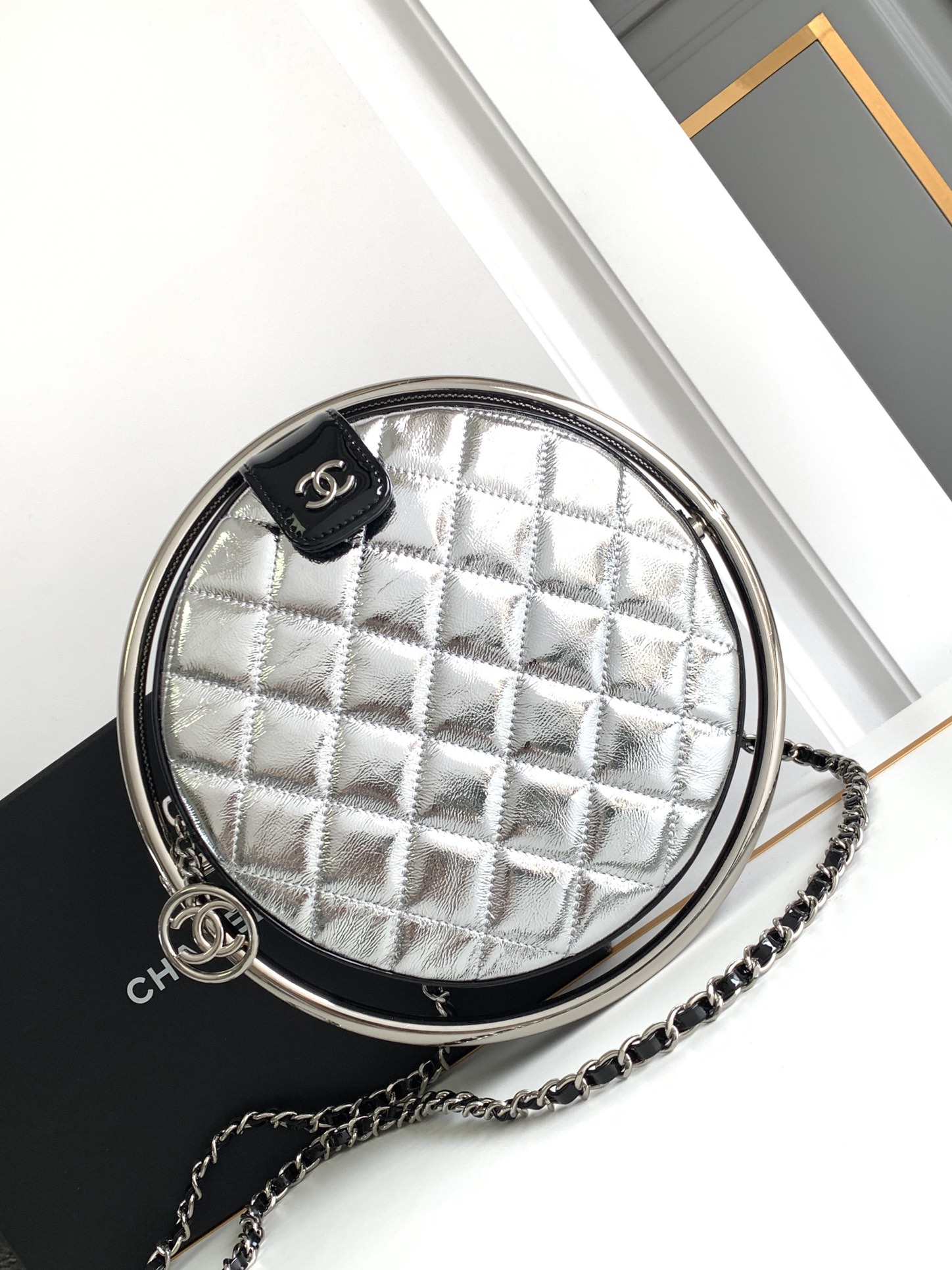 Chanel Crossbody & Shoulder Bags Silver Cowhide Chains