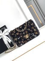 Réplique de haute qualité 1: 1 Chanel Classic Flap Bag Noir épissure Série d'été Fashion 1 Réplique de haute qualité 1: 1
Chanel Classic Flap Bag Noir épissure Série d’été Fashion