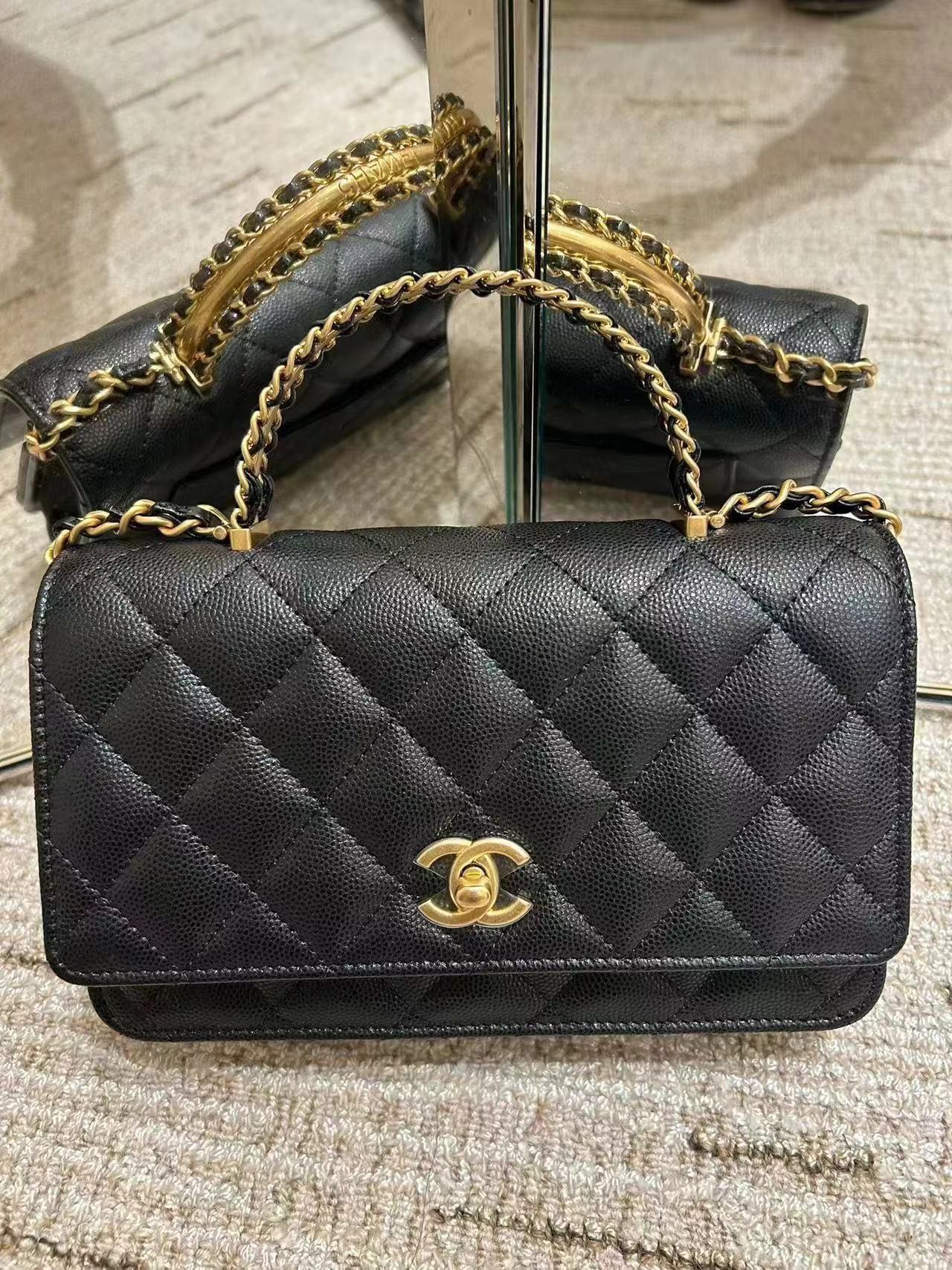 ¡En stock ya! 🤩🤩 CHANEL 24A asa con letras caladas WOC, ¡el asa de moda es realmente absolutamente hermosa! Retro y l…
