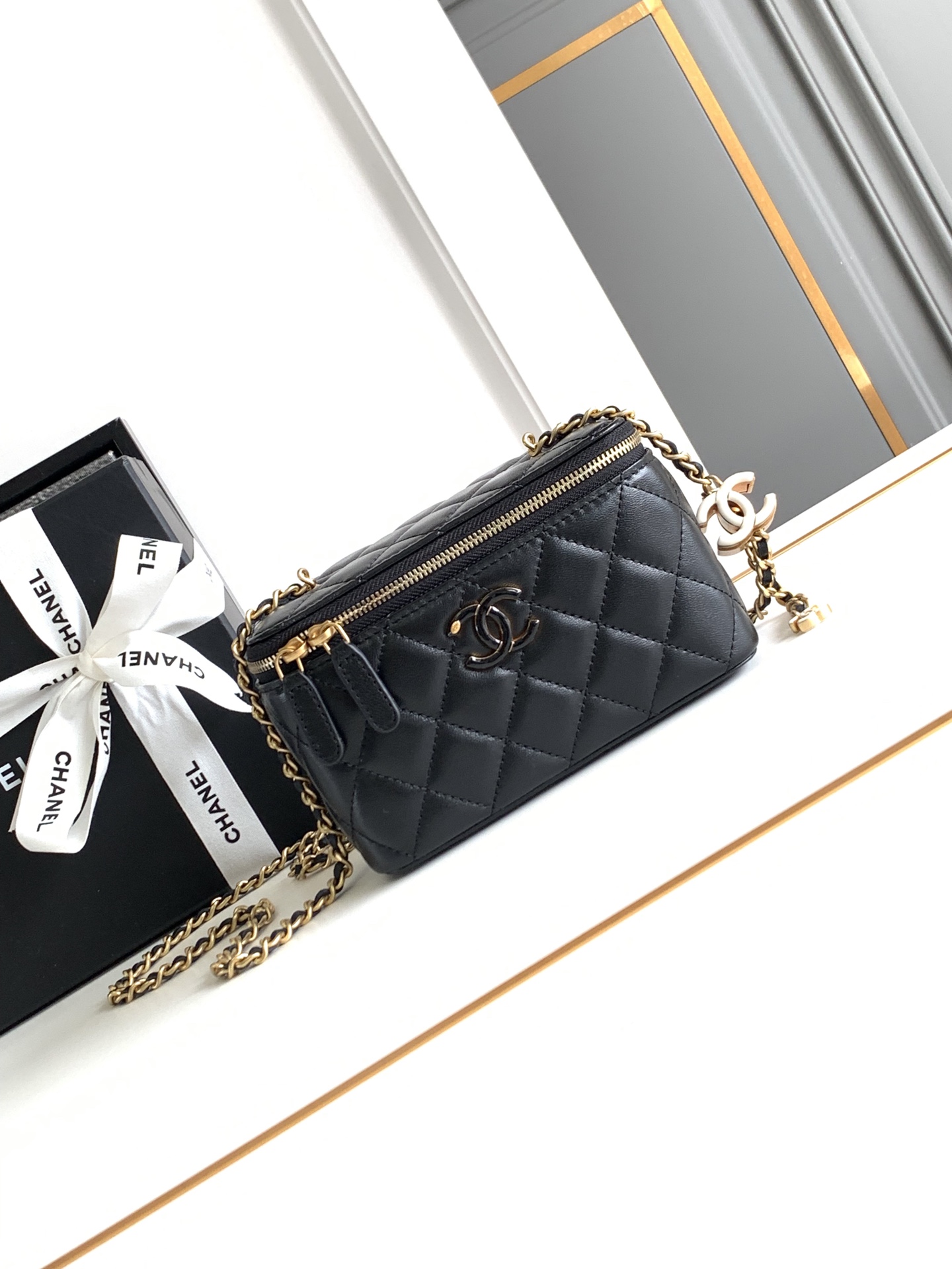 CHANEL❤️‍🔥Bolso tipo caja con hebilla esmaltada🆕❤️‍una serie de talleres hechos a mano de alta gama es un buen bolso …