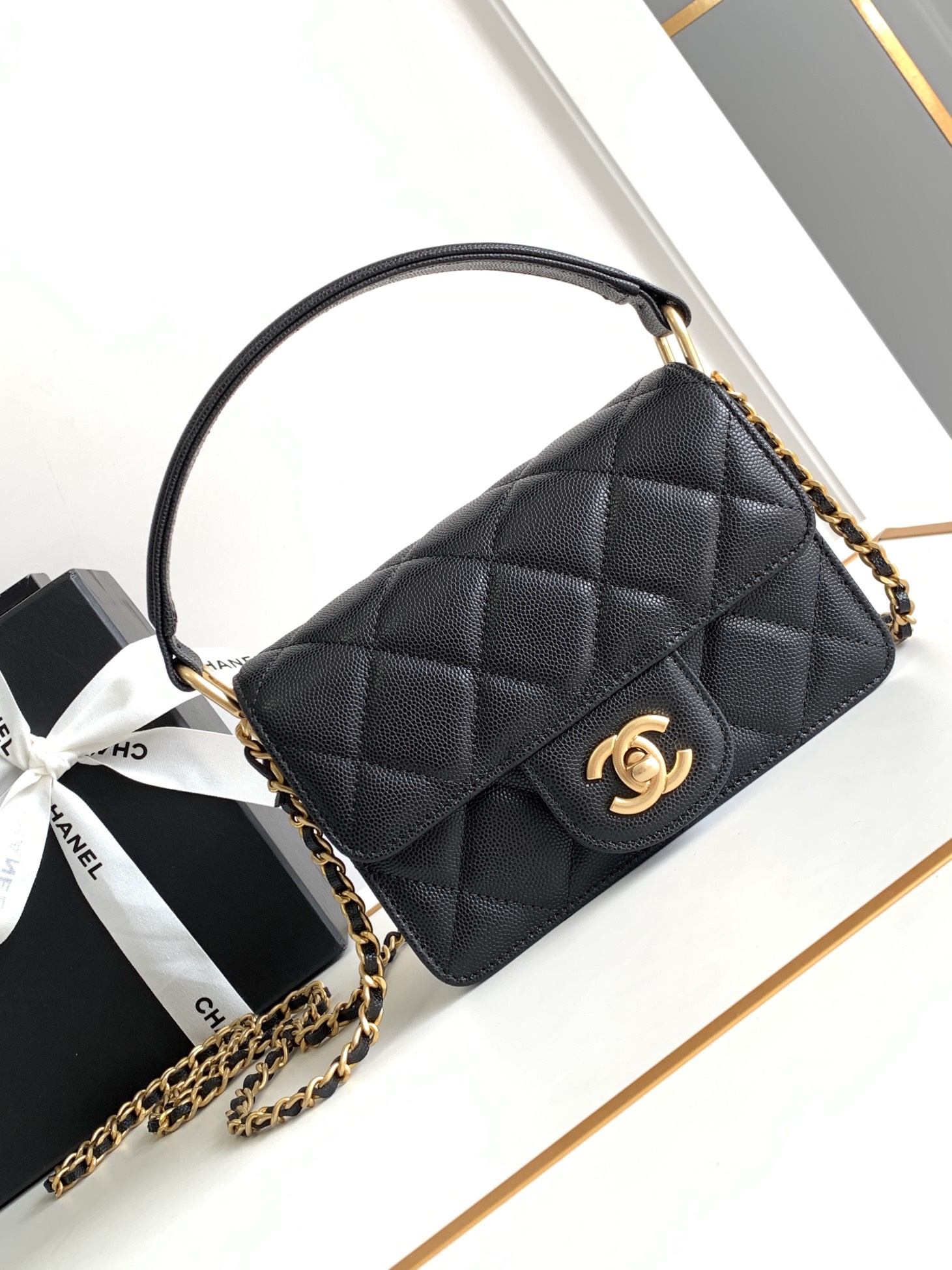 Replika projektantów marki
 Chanel Classic Flap Bag Torby typu crossbody i na ramię Czarny Złoto Mini