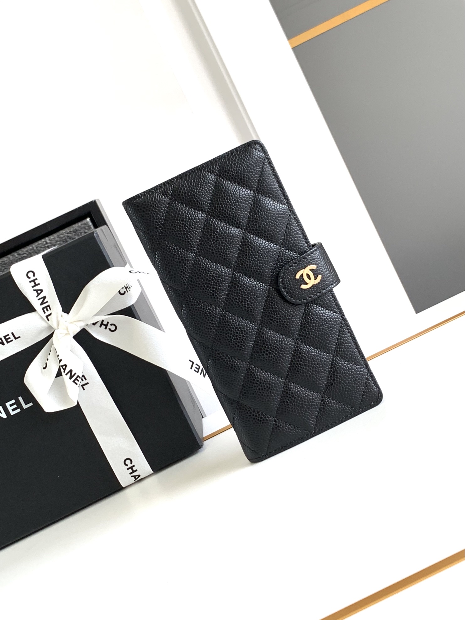 OHANEL 🚩🚩🚩 Nuevo modelo 24A de cuerpo alto, bolso tipo pasaporte de piel de caviar, ¡éxito de ventas! Totalmente neg…