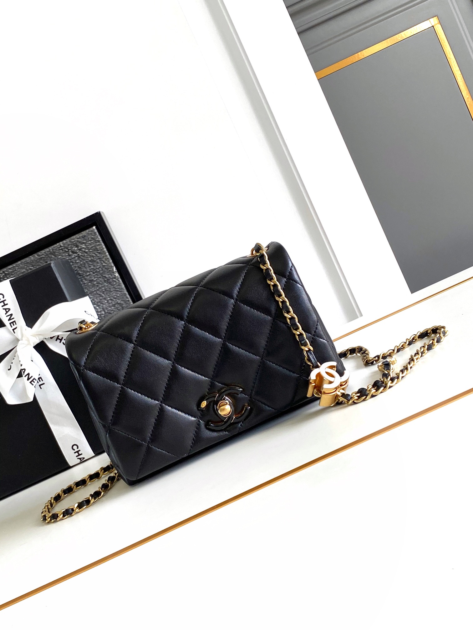 Chanel Classic Flap Bag Torby typu crossbody i na ramię Czarny Złoto Łańcuchy