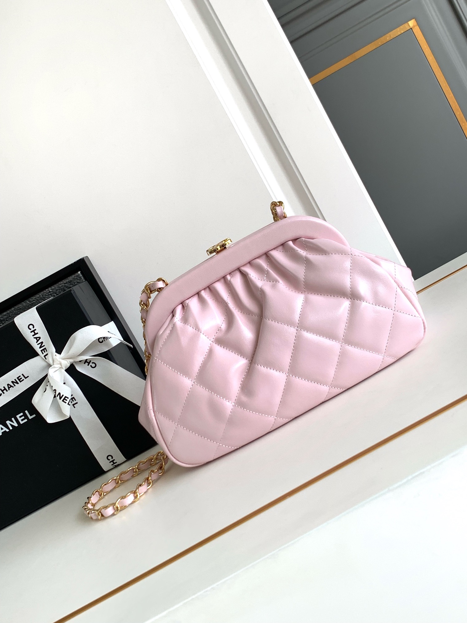 Chanel Crossbody & Shoulder Bags Pink Lambskin Sheepskin Casual