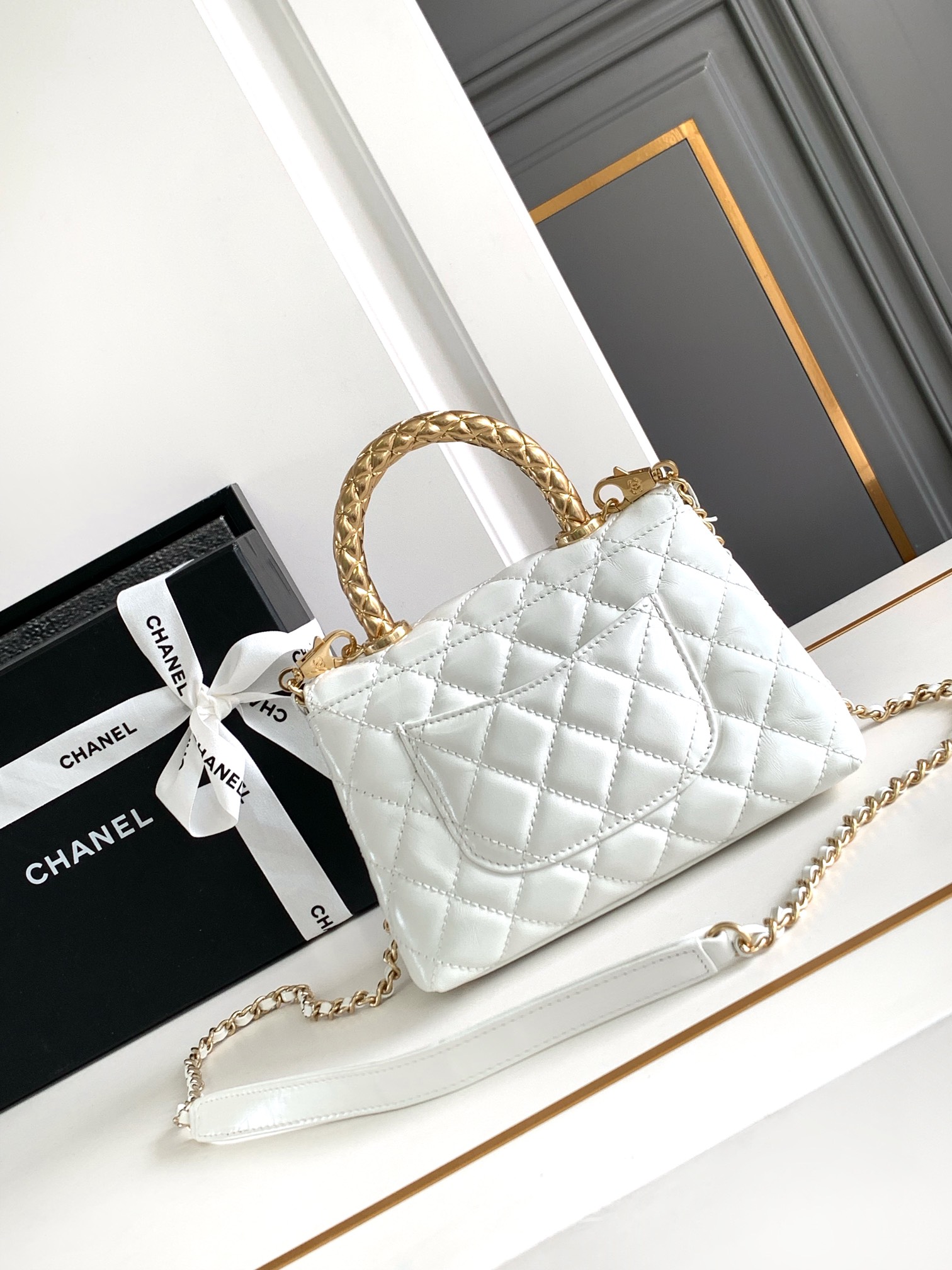 Givenchy Classic Handcrafted Luxury Leather Shoulder Bag Ref 3