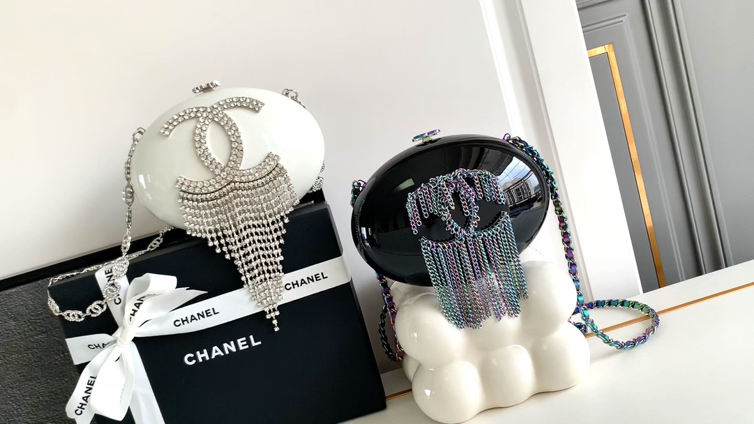 ¡Bolso de noche CHANEL platillo volante! Gran H en foto y video corto 🚩🚩🚩