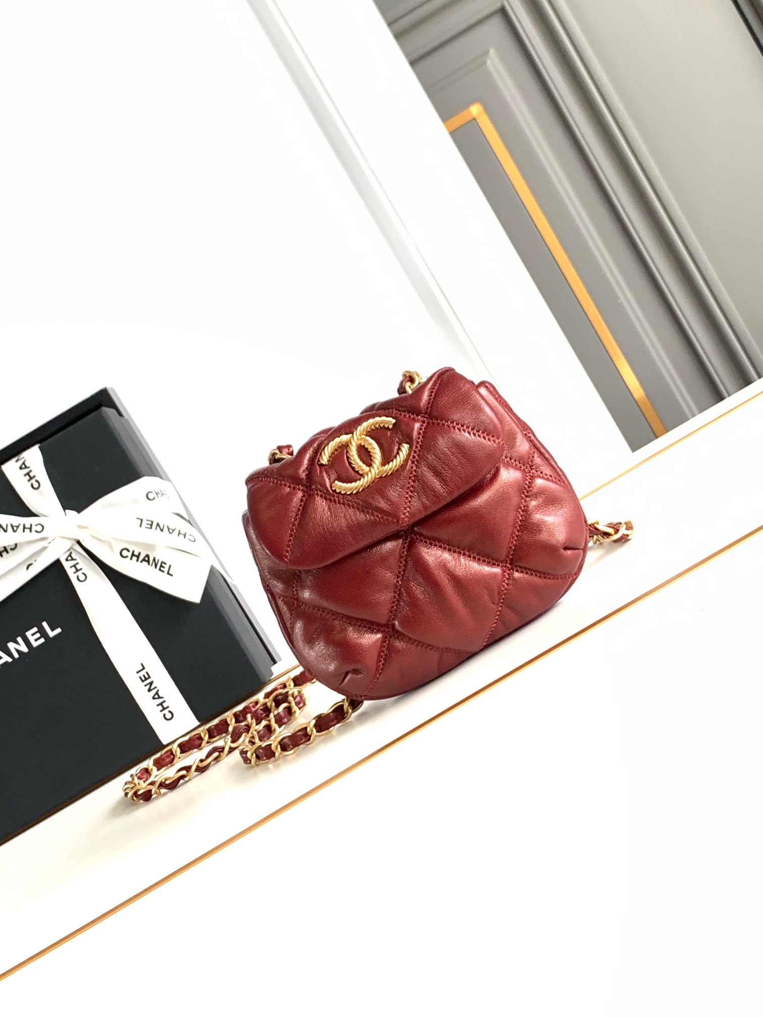 Same as Original
 Chanel Saddle Bags Red Fall/Winter Collection Mini