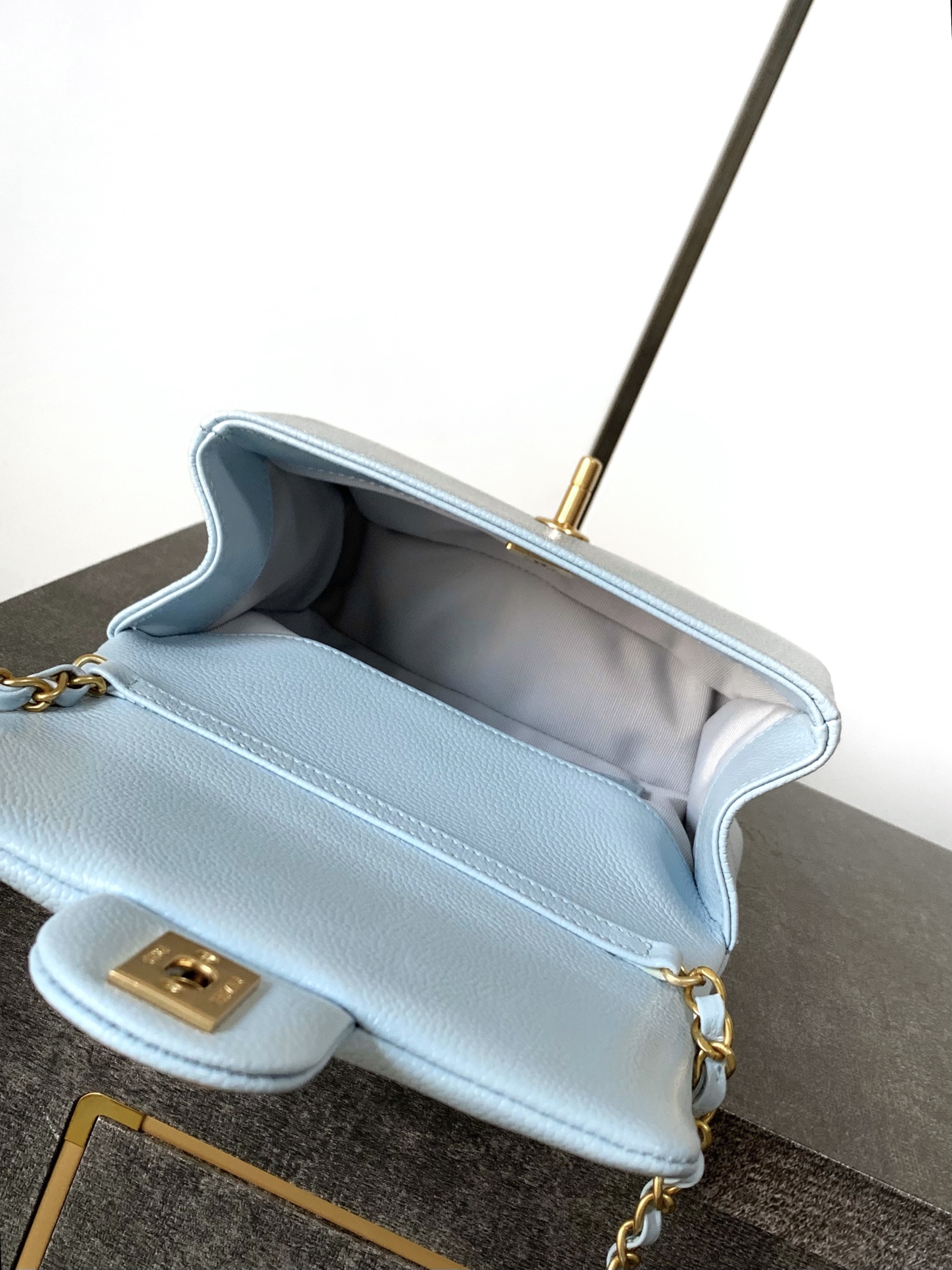 Chanel Classic Handcrafted Luxury Leather Shoulder Bag Ref.31A3A29A 8