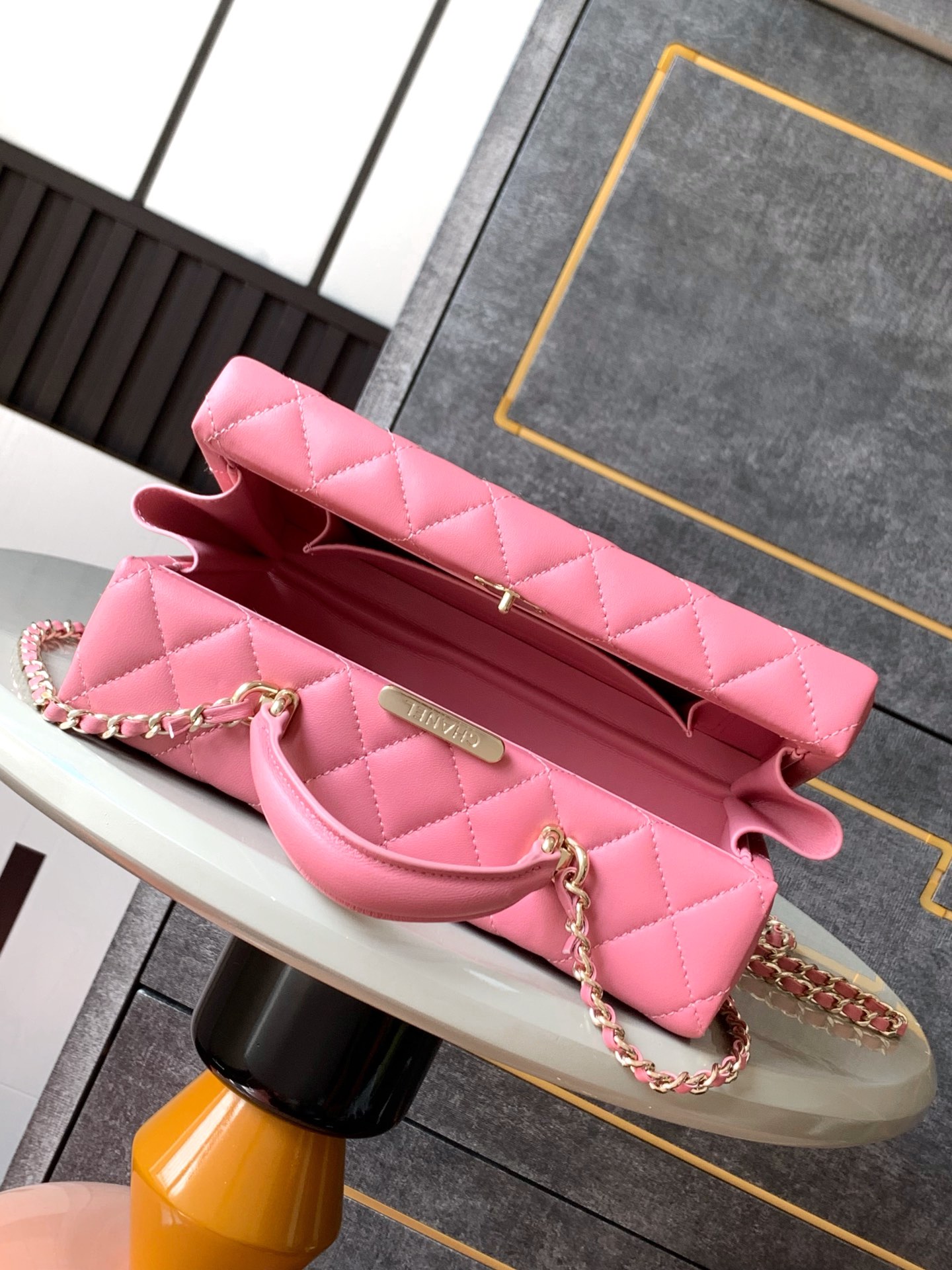 designed like a classic collector's vintage vanity box bag - Bag 8