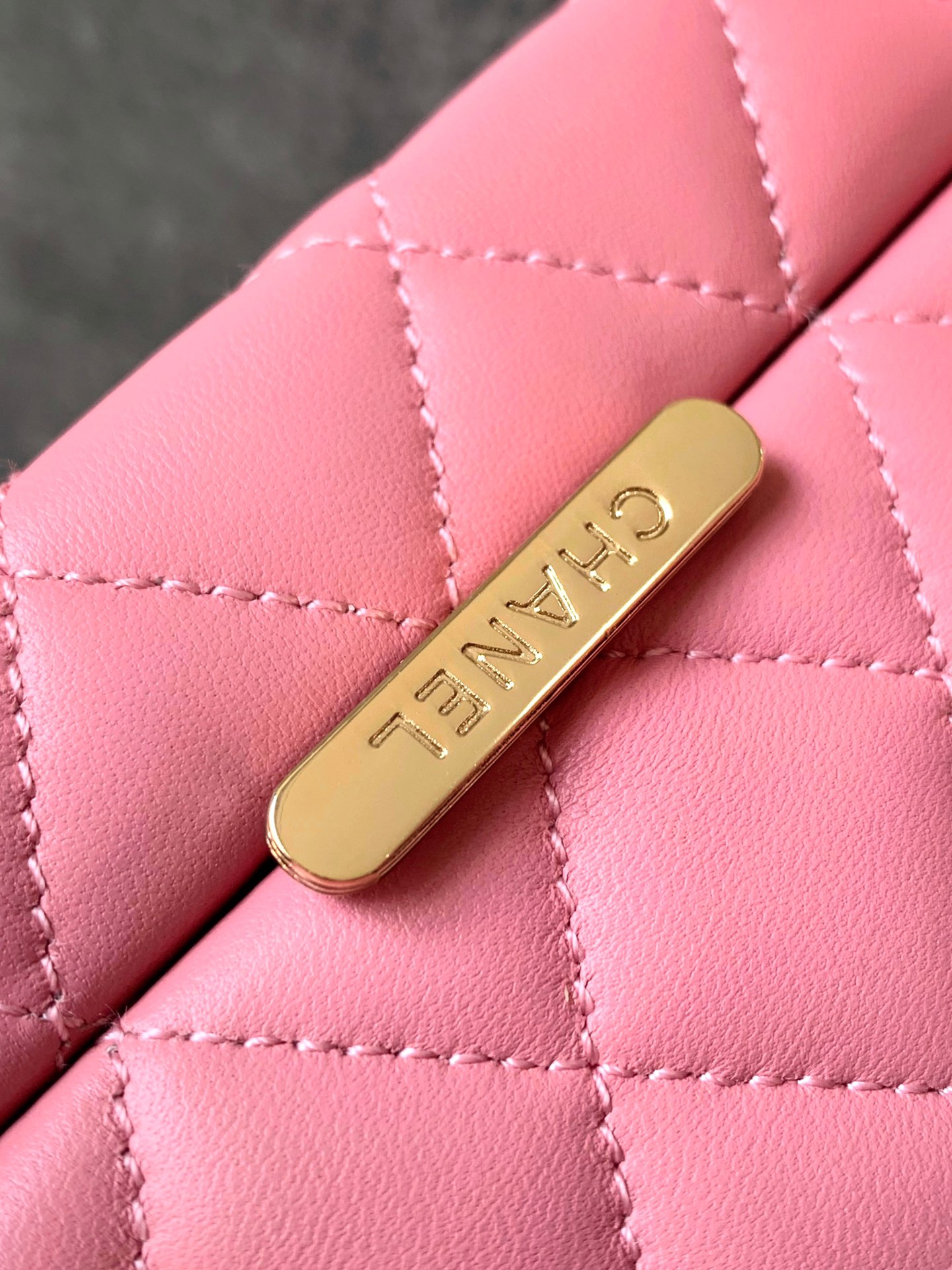 designed like a classic collector's vintage vanity box bag - Bag 6