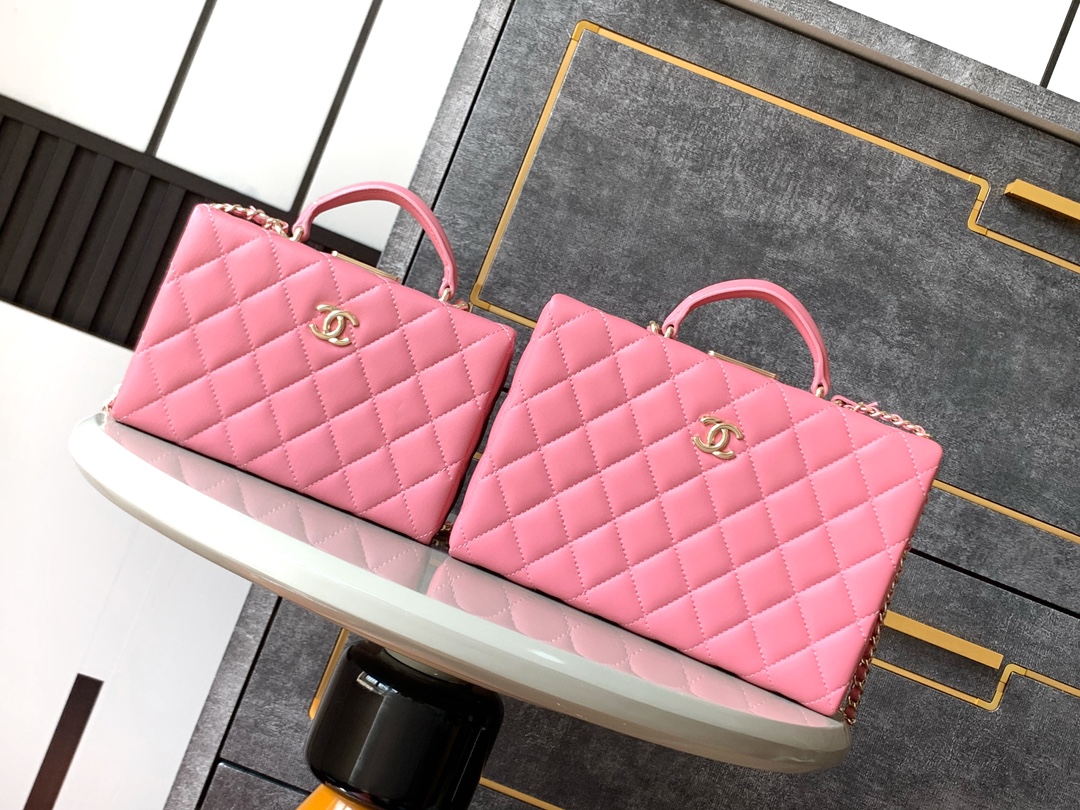 it functions as a collector-worthy vintage vanity box bag - Bag