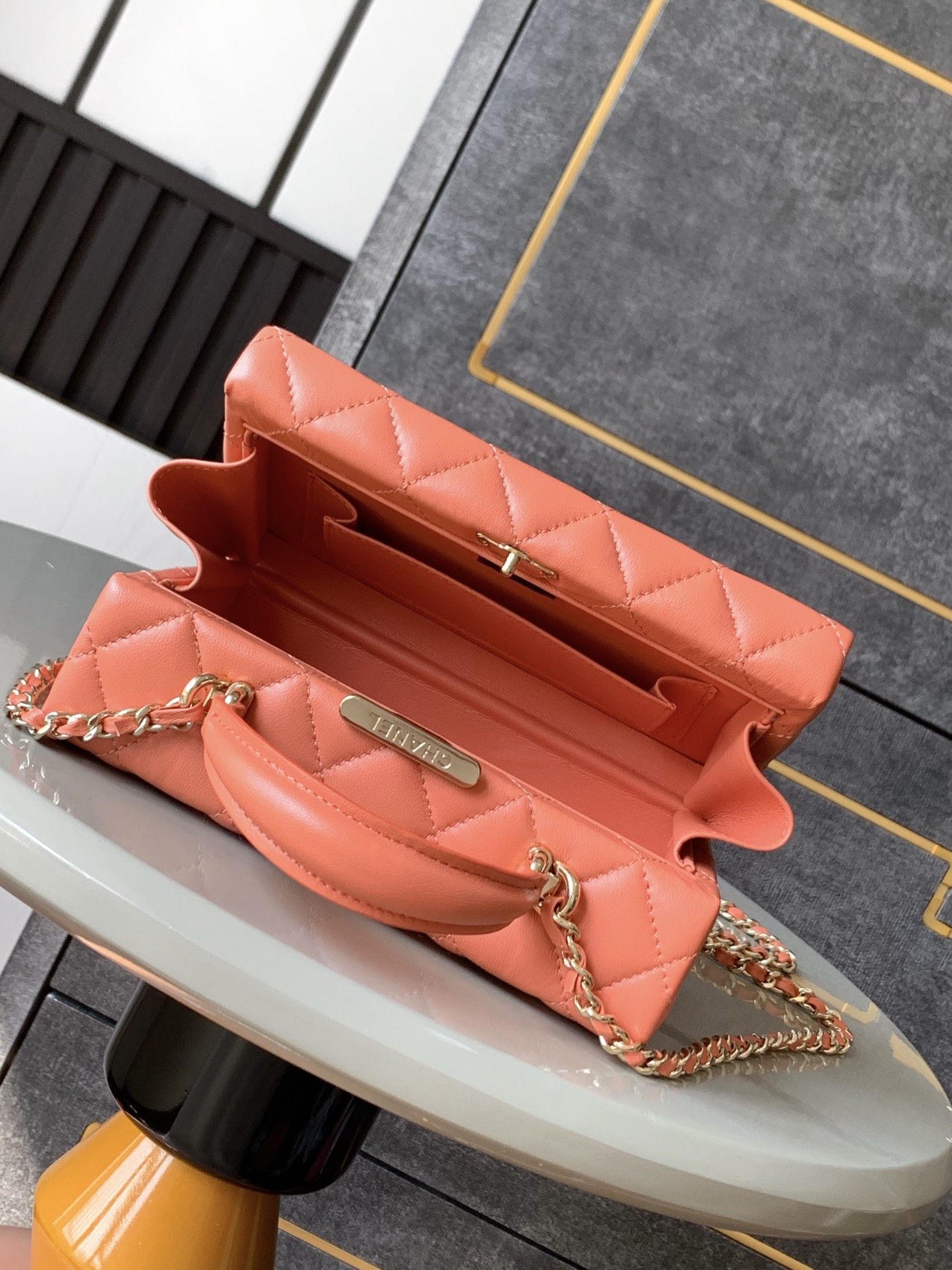 perfect as a collector's vintage vanity box bag - Bag 8