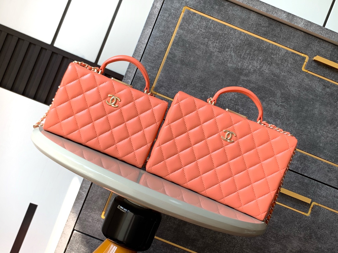 signature style from Chanel - Bag
