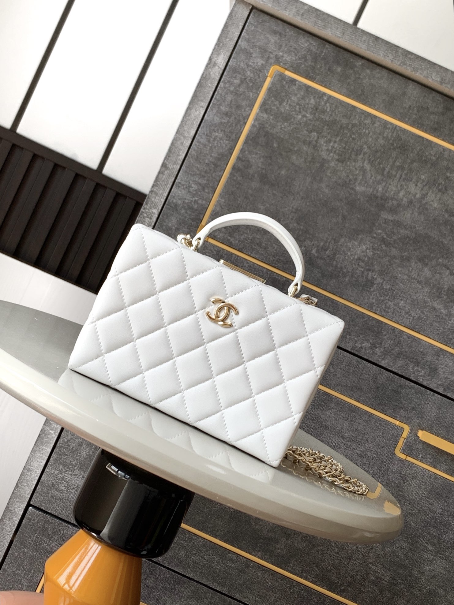 perfect as a collectible vintage box bag - Bag