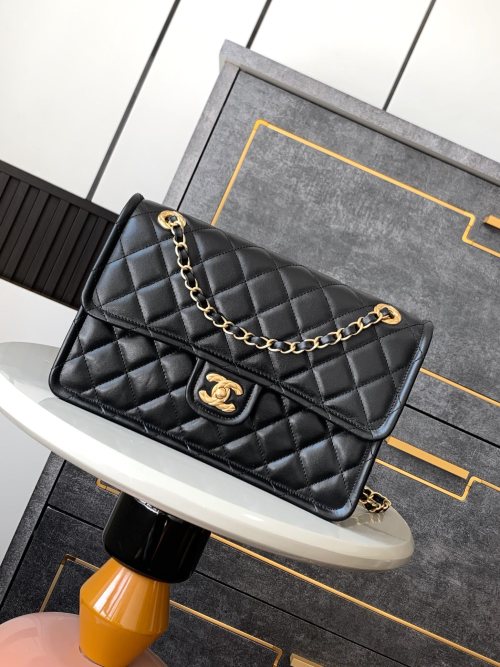 CHANEL 24K Leather Flap Bag,Durable and Stylish, 15.5X 24.5 X 7cm 1 CHANEL 24K Leather Flap Bag,Durable and Stylish, 15.5X 24.5 X 7cm