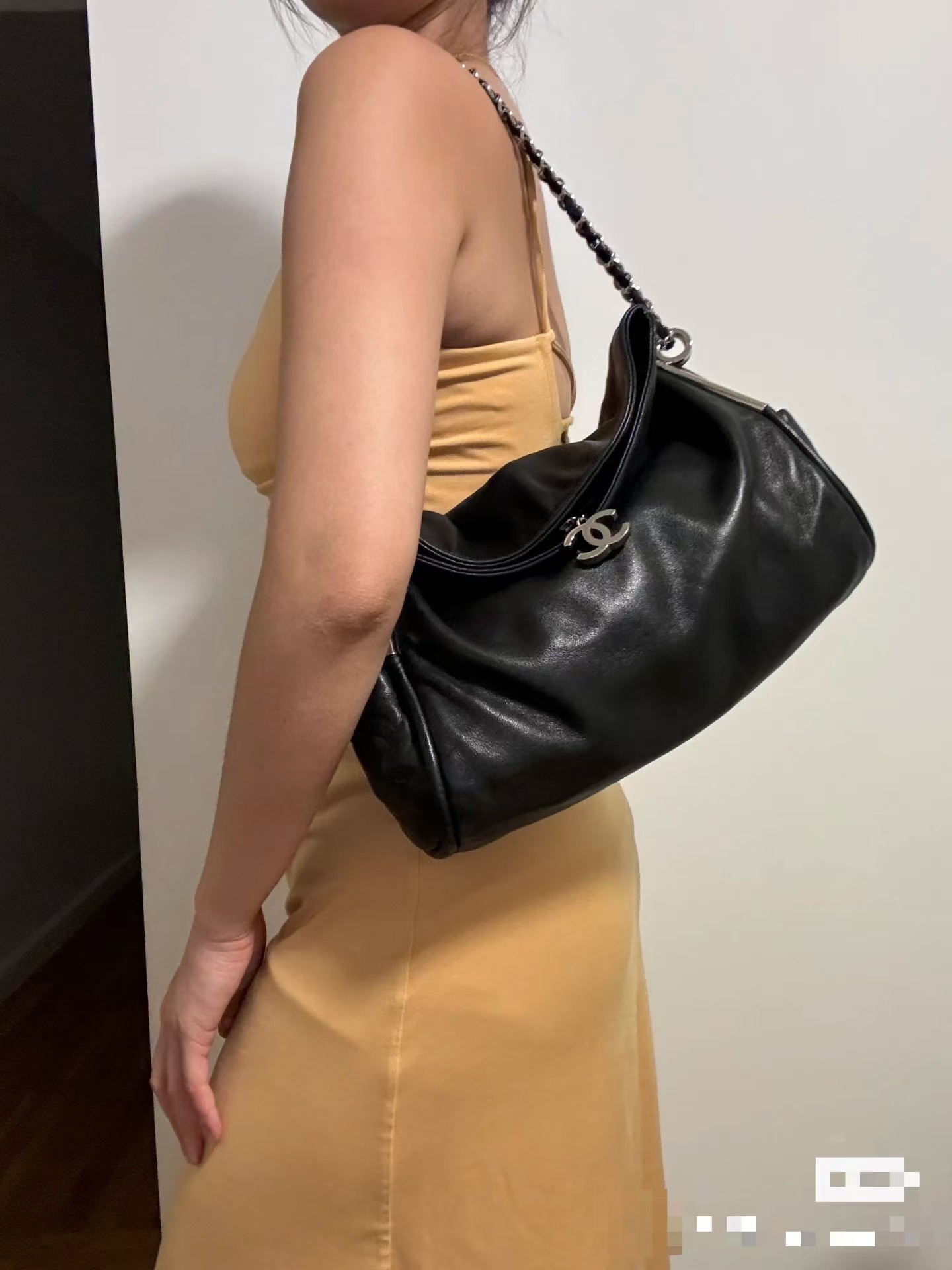 wear it as an underarm bag - Bag 9