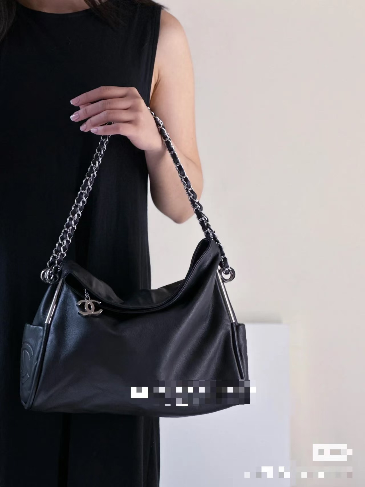 wear it as an underarm bag - Bag 2